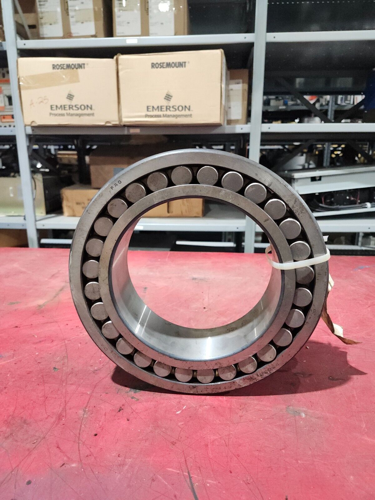 NEW NO BOX FAG SPHERICAL ROLLER BEARING 23038 S