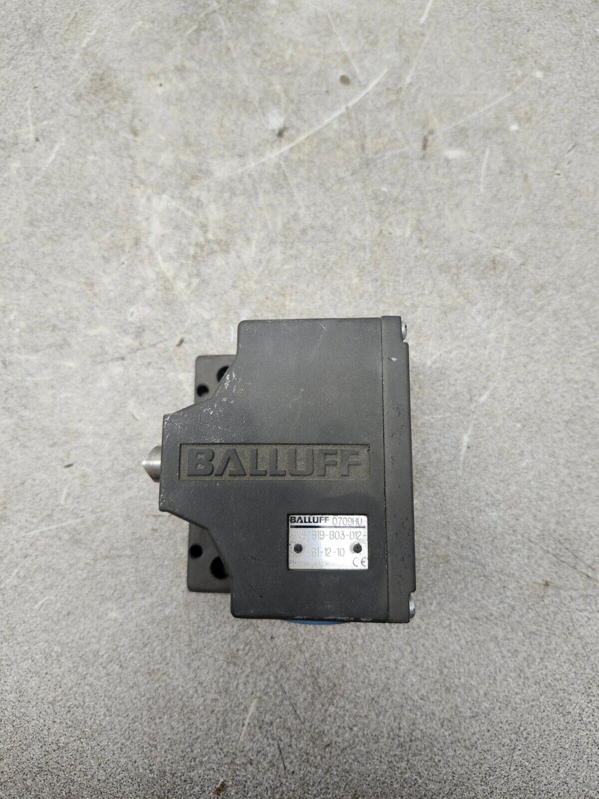 NEW BALLUFF SWITCH BNS 819-B03-D12-61-12-10