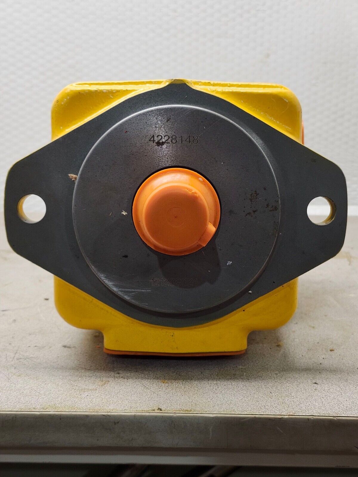 NEW SURPLUS YELLOWMARK 422-8148 VANE PUMP CAT 4228148