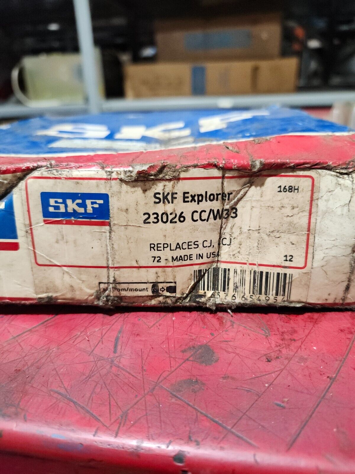 NEW IN BOX SKF Spherical Roller Bearing  23026 CC/W33