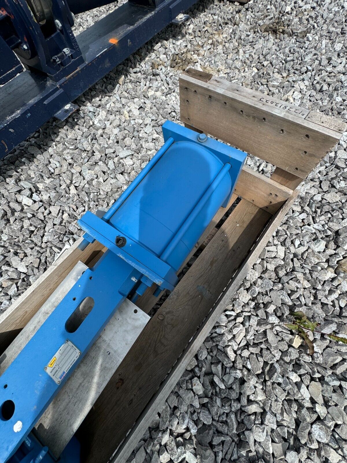 NEW SURPLUS WARMAN ACTUATED 10" KNIFE GATE VALVE 10AKRKXAUS91