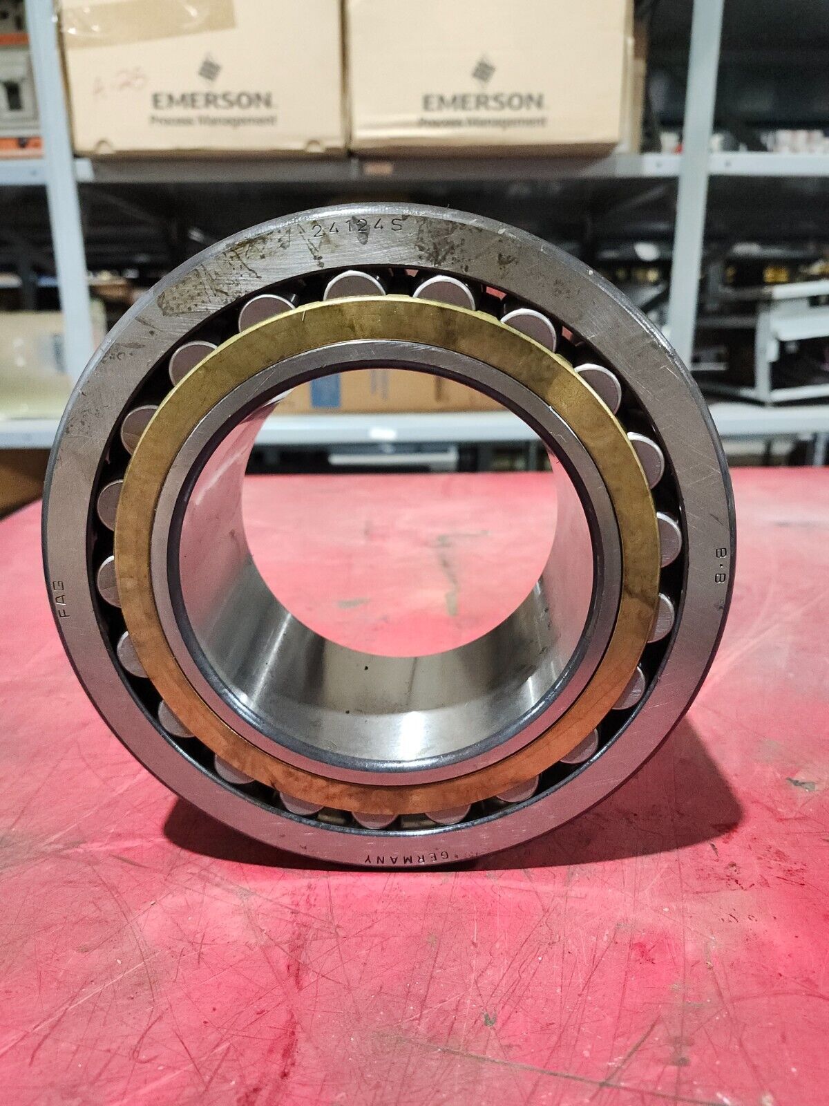 NEW NO BOX FAG SPHERICAL ROLLER BEARING 24124S