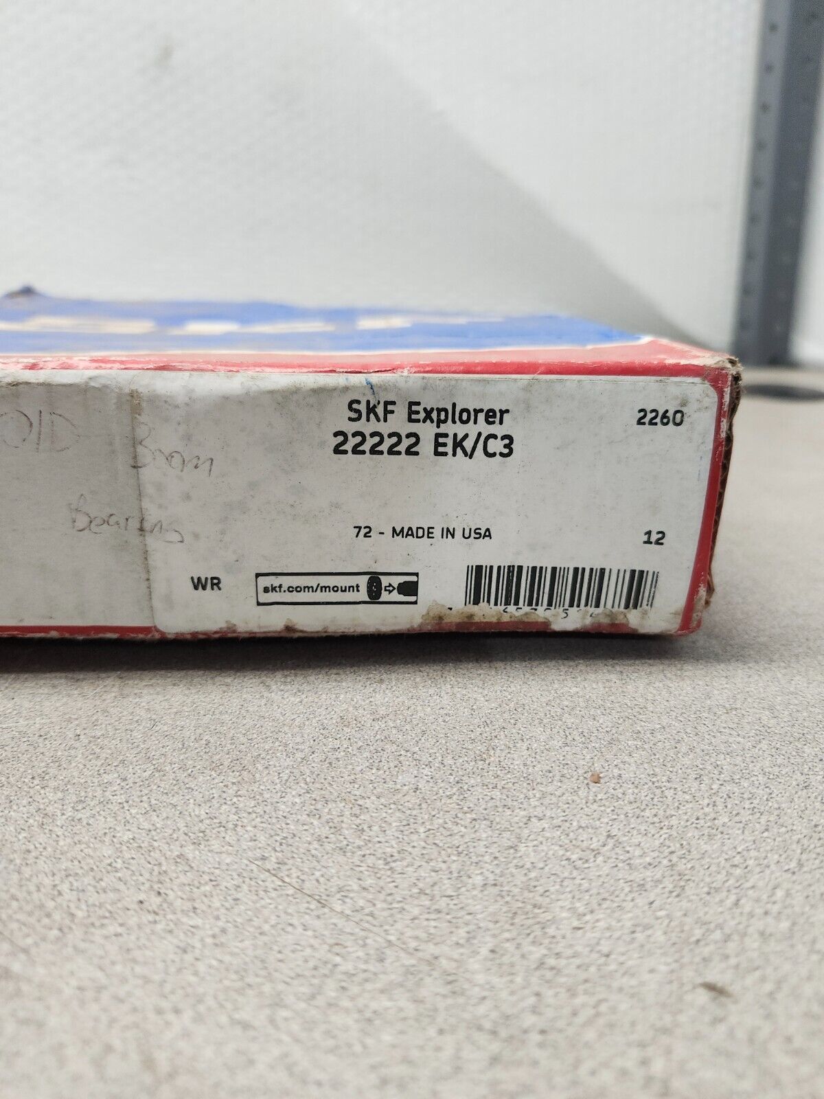 NEW IN BOX SKF Spherical Roller Bearing 22222 EK/C3