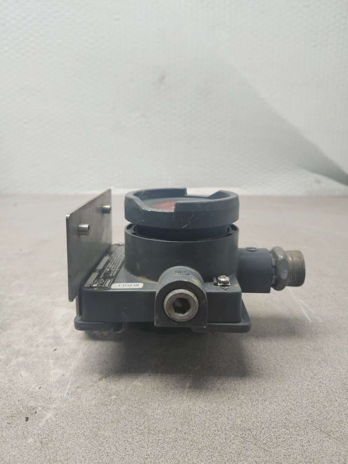 USED FISHER VALVE CONTROLLER / POSITIONER DVC6015