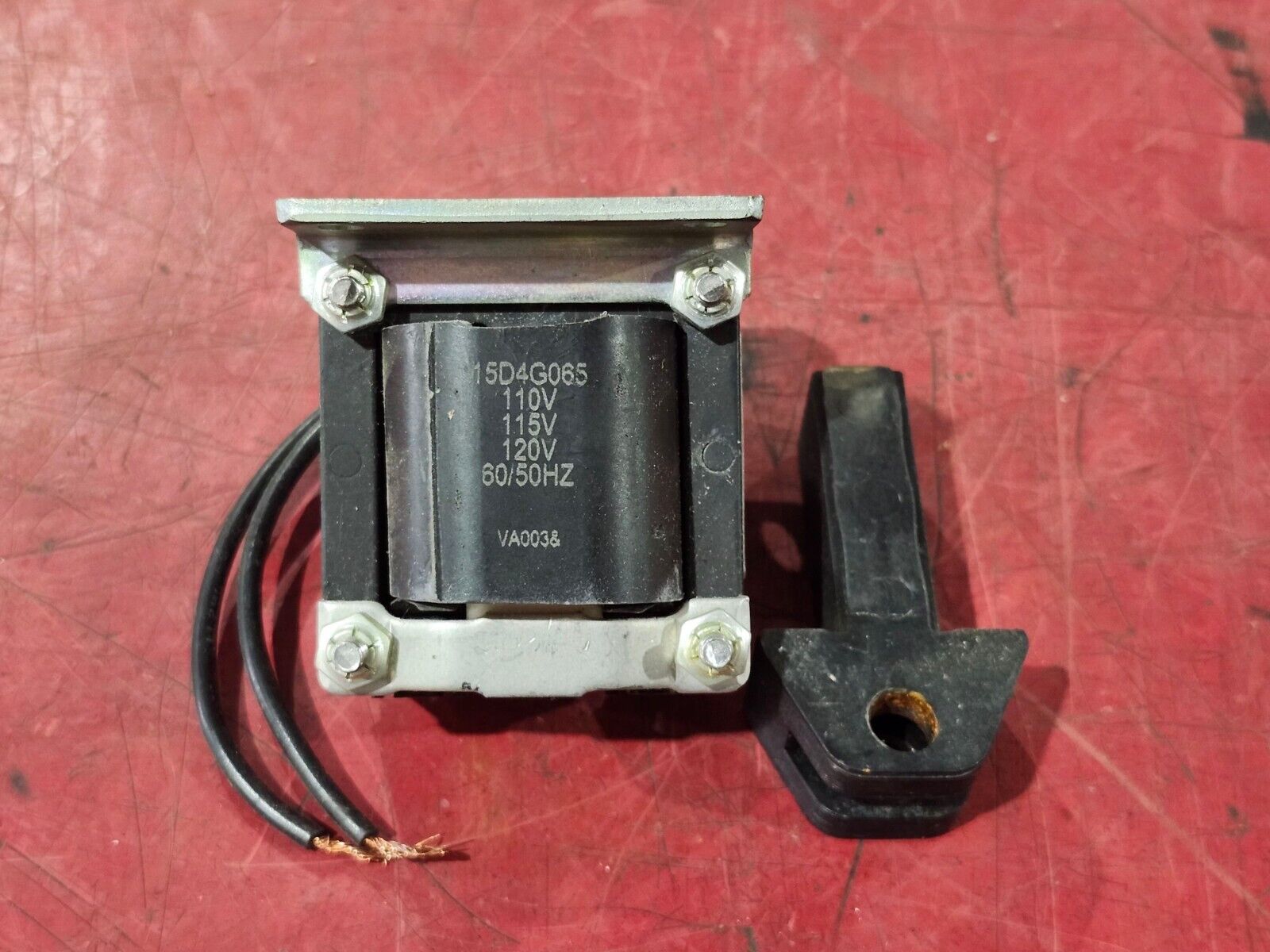 NEW IN BOX GE SOLENOID CR9500B100A67A