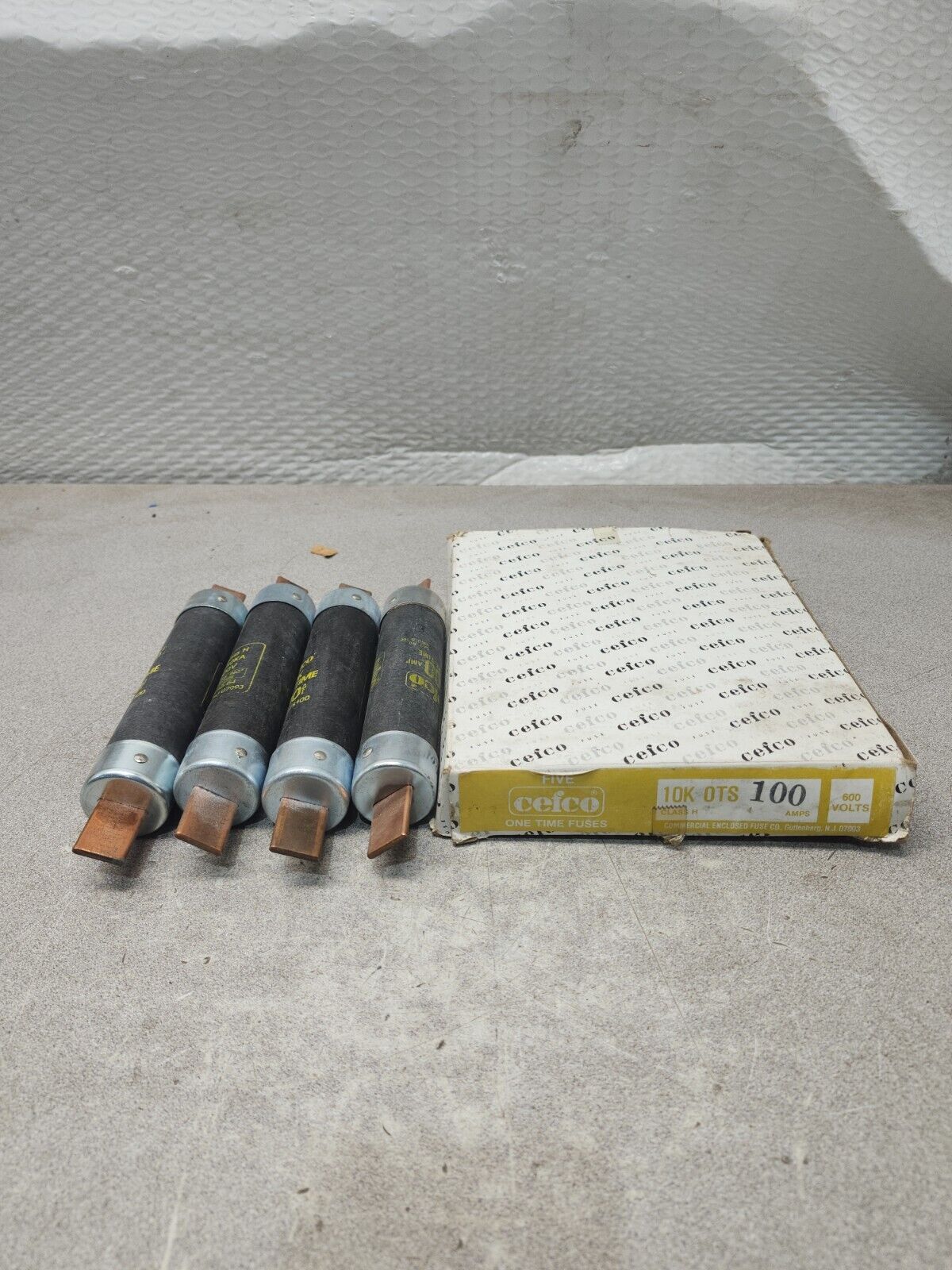 NEW IN BOX LOT OF 4 CEFCO FUSE 10K OTS 100AMPS 600V