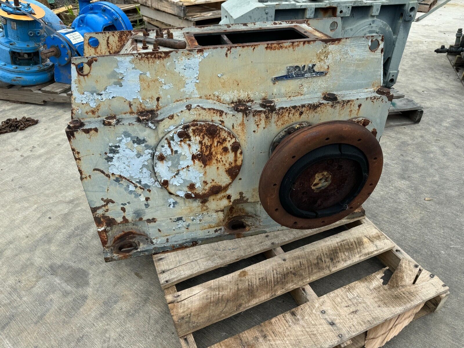 USED FALK ENCLOSED GEAR DRIVE SPEED REDUCER 7.462 RATIO 2090Y1-L