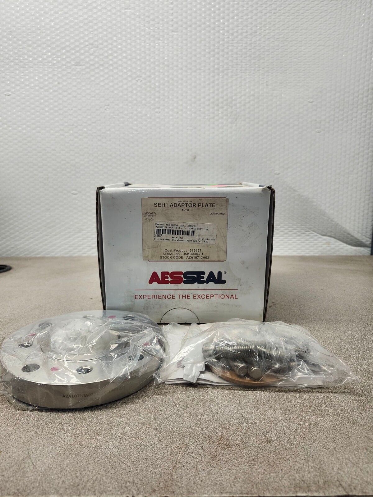 NEW IN BOX AESSEAL ADAPTOR PLATE AND MECHANICAL SEAL AZA10713A03