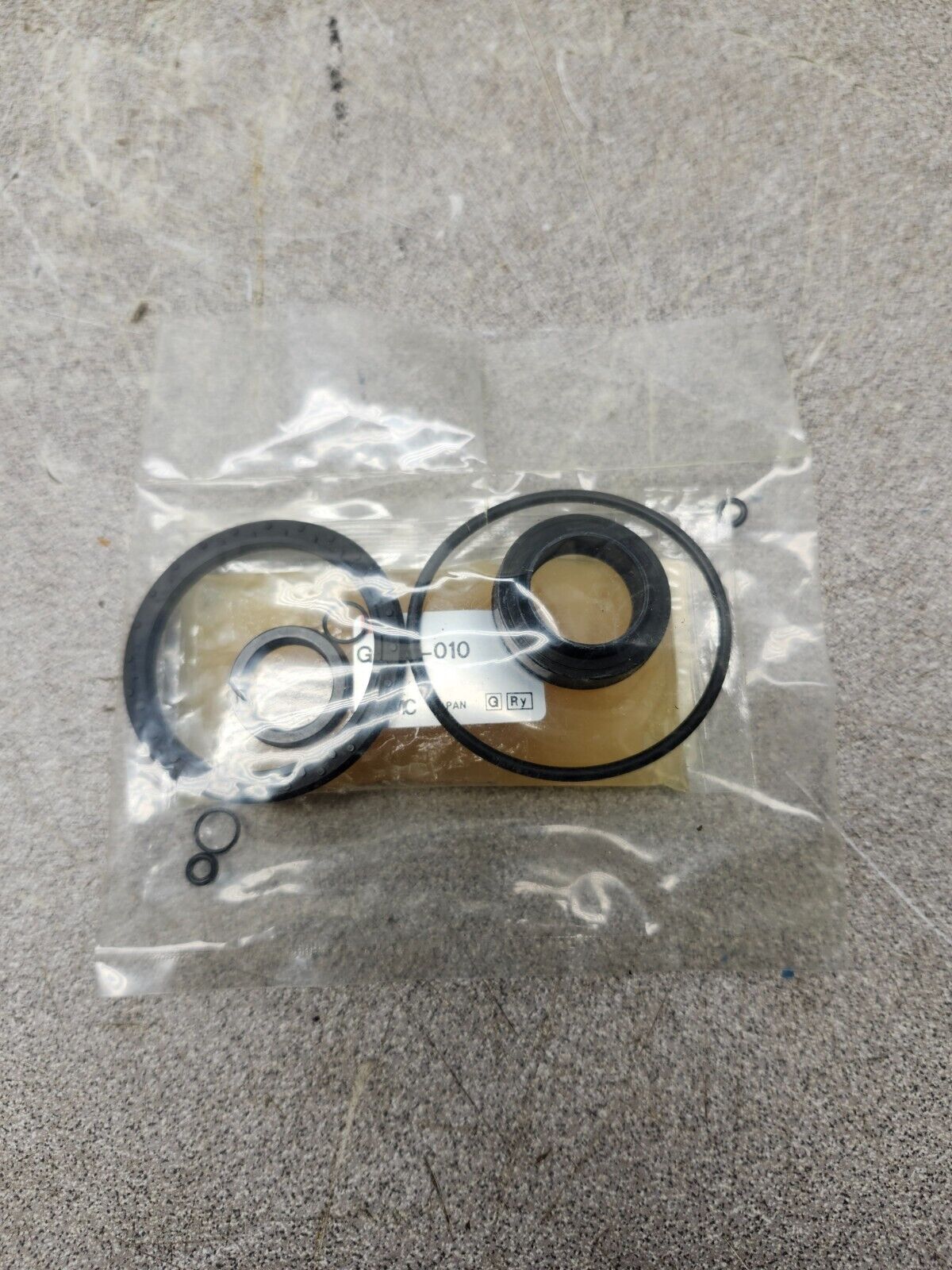 NEW IN PACKAGE SMC SEAL KIT CBG1A40-PS