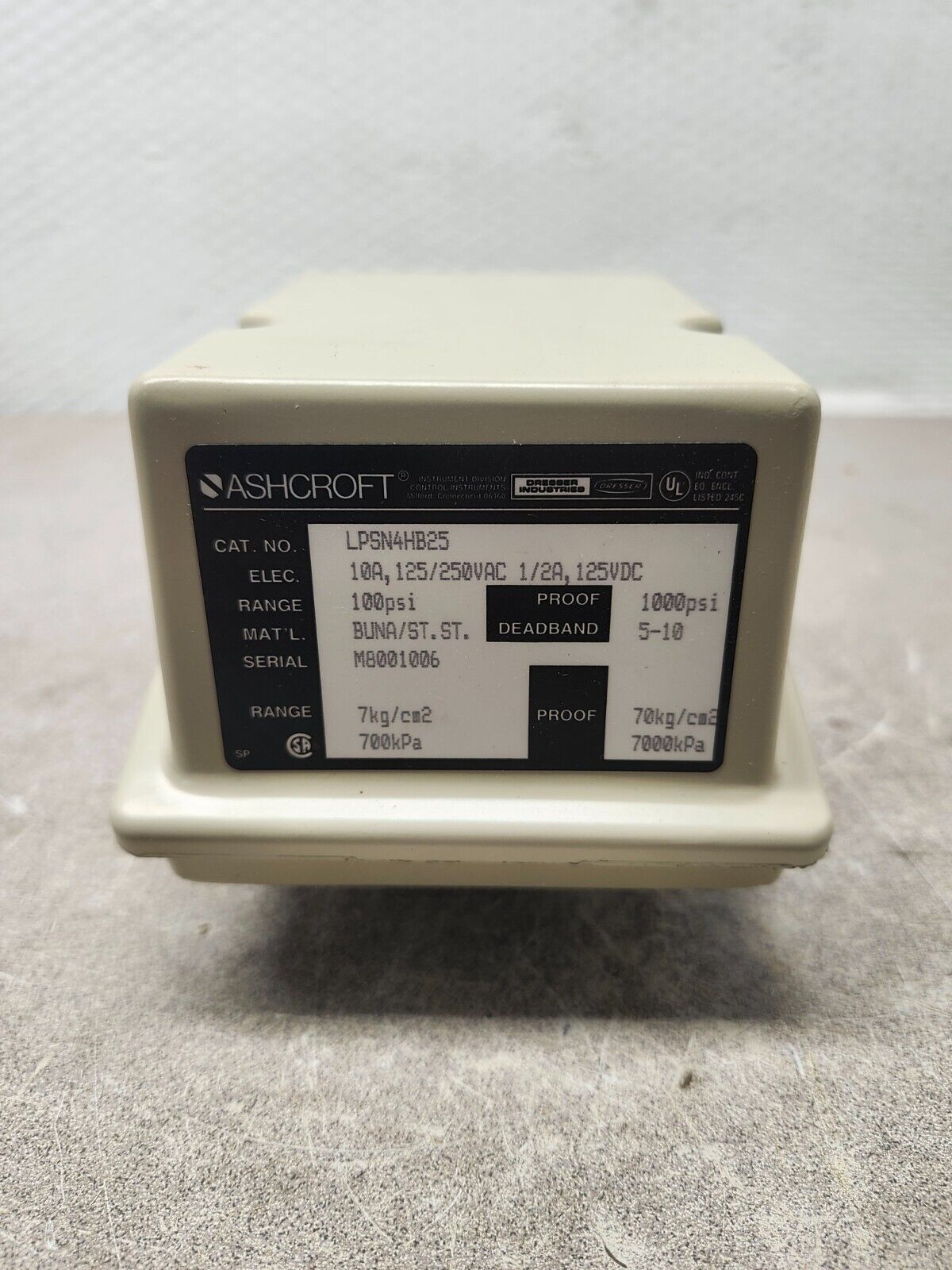 NEW WITH BOX ASHCROFT pressure switch LPSN4HB25