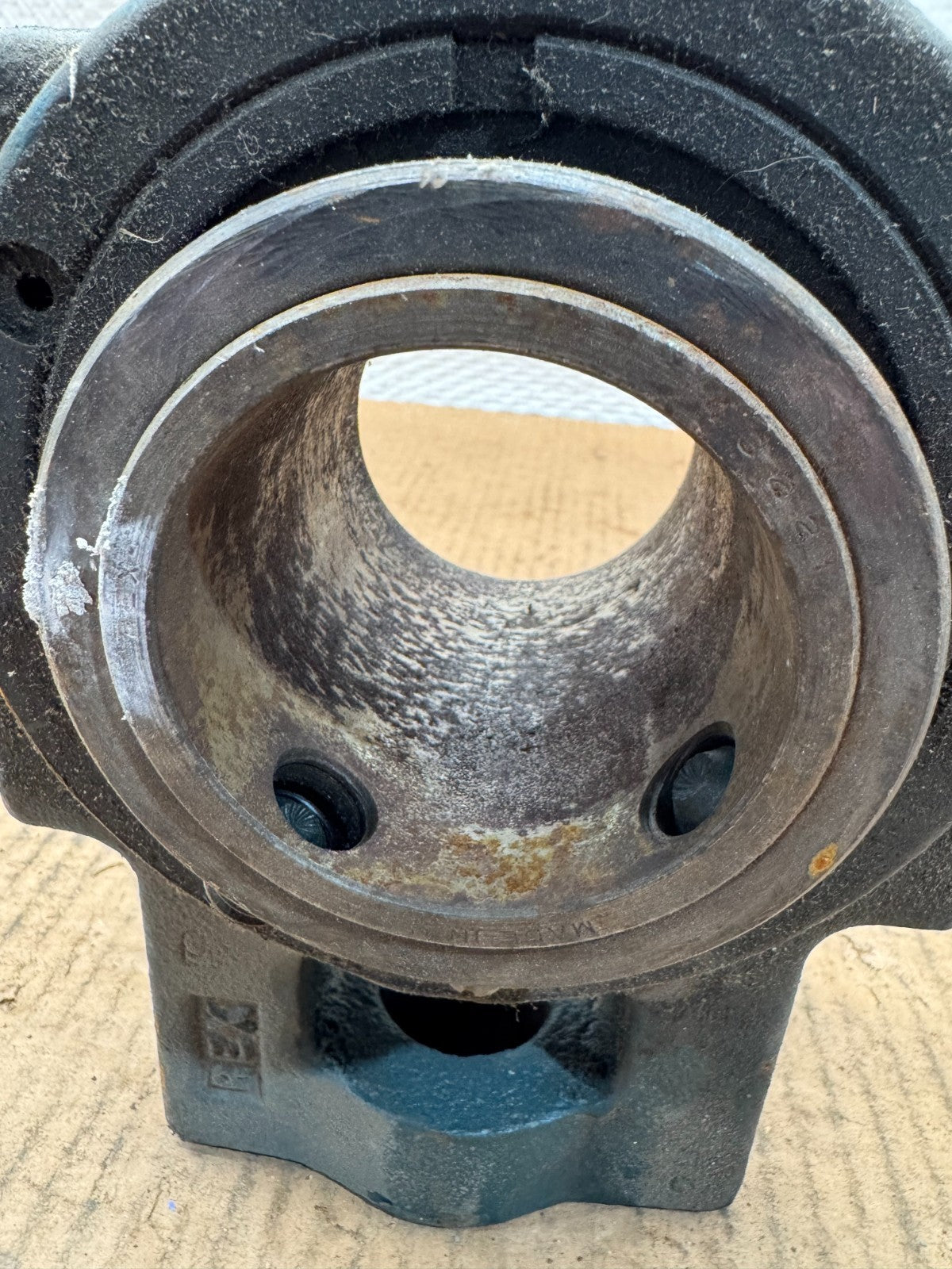 47058386