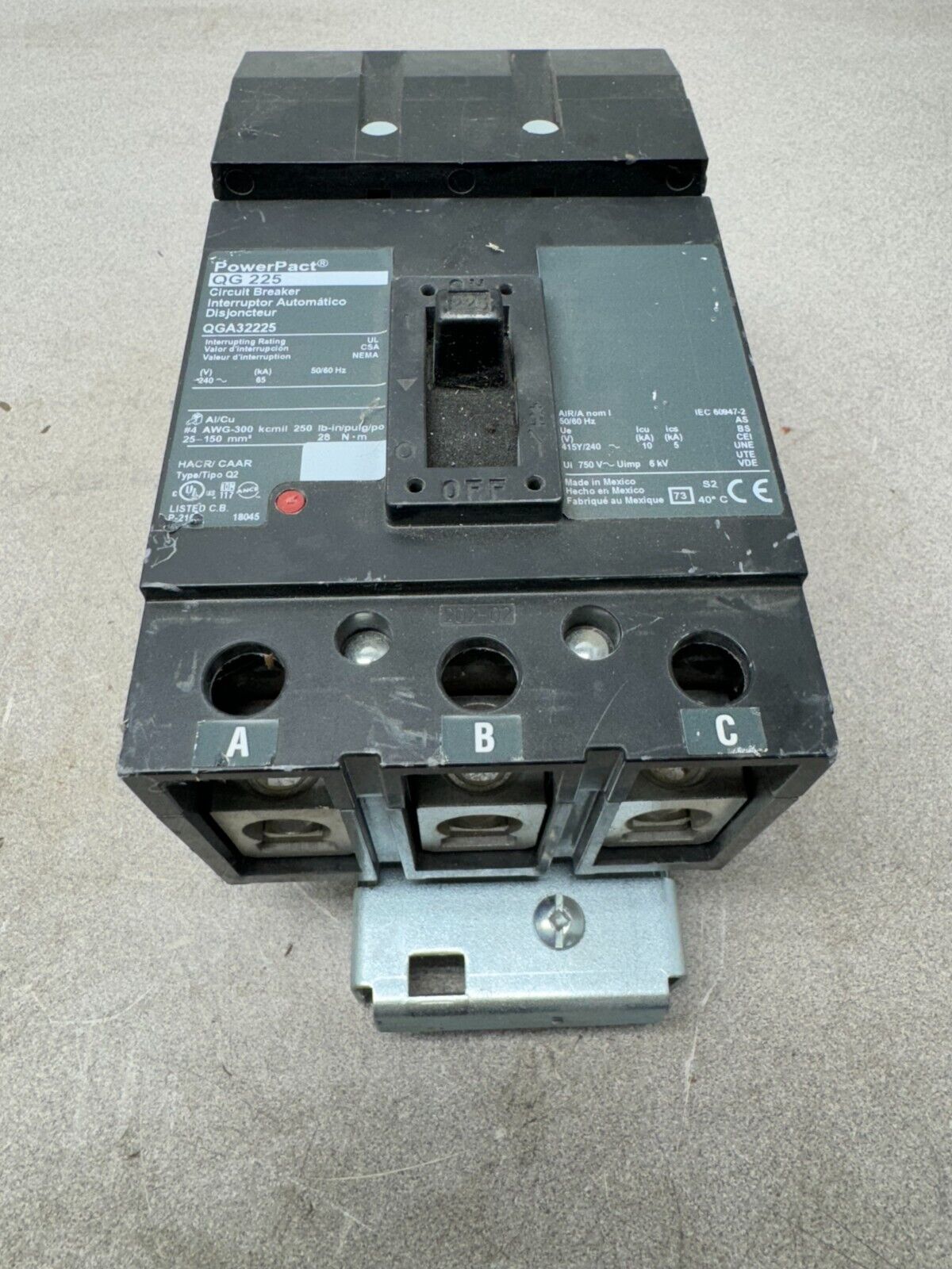 USED SQUARE D QG225 POWERPACT 3 POLE 225AMP CIRCUIT BREAKER QGA32225