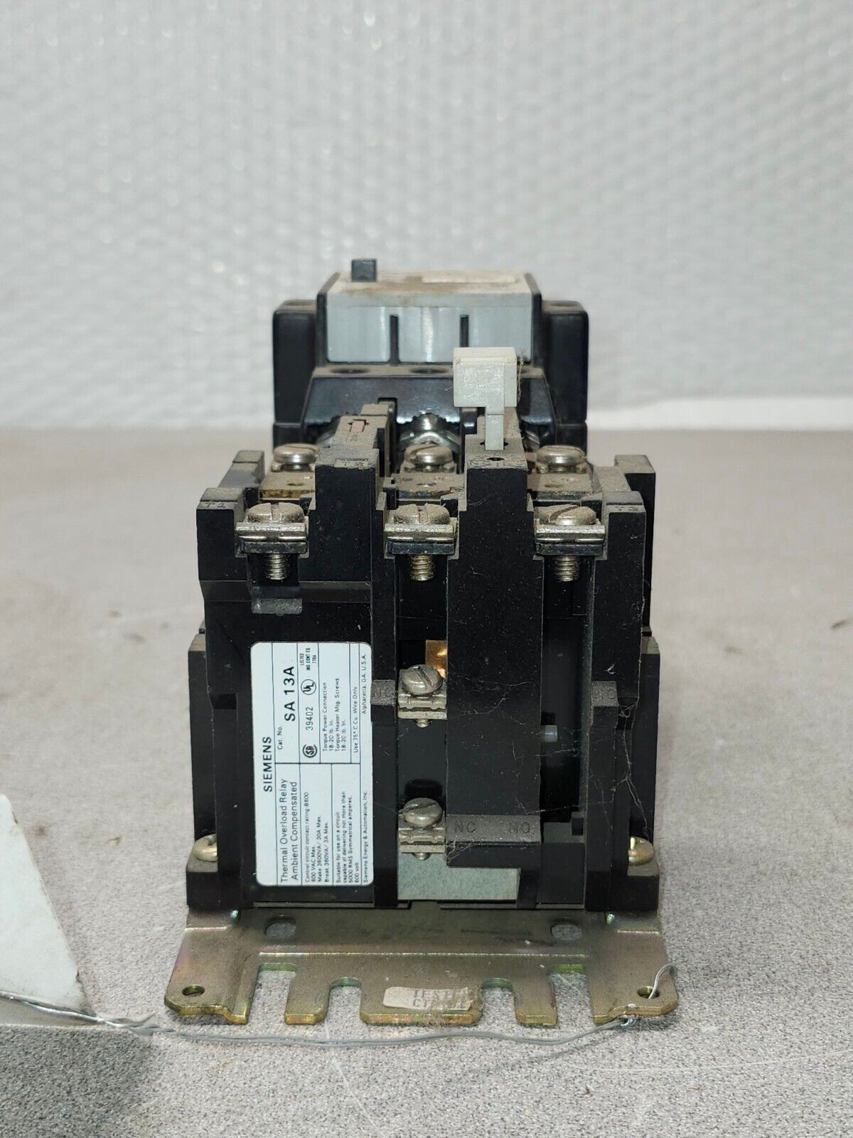 USED SIEMENS NEMA SXL-B0 Starter with Siemens SA 13A Relay 600 vac