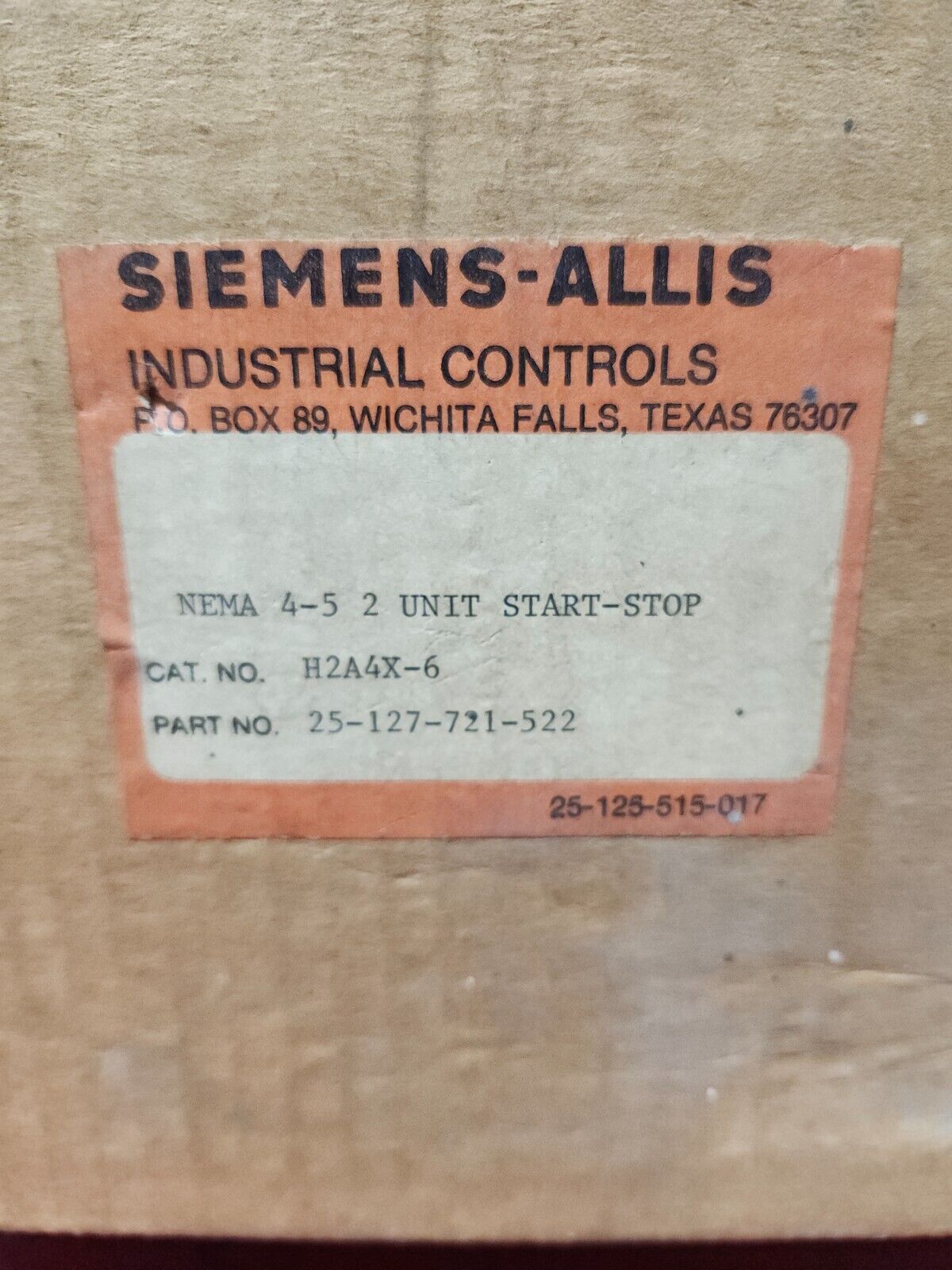 NEW IN BOX SIEMENS NEMA 4-5-2 UNIT START STOP H2A4X-6