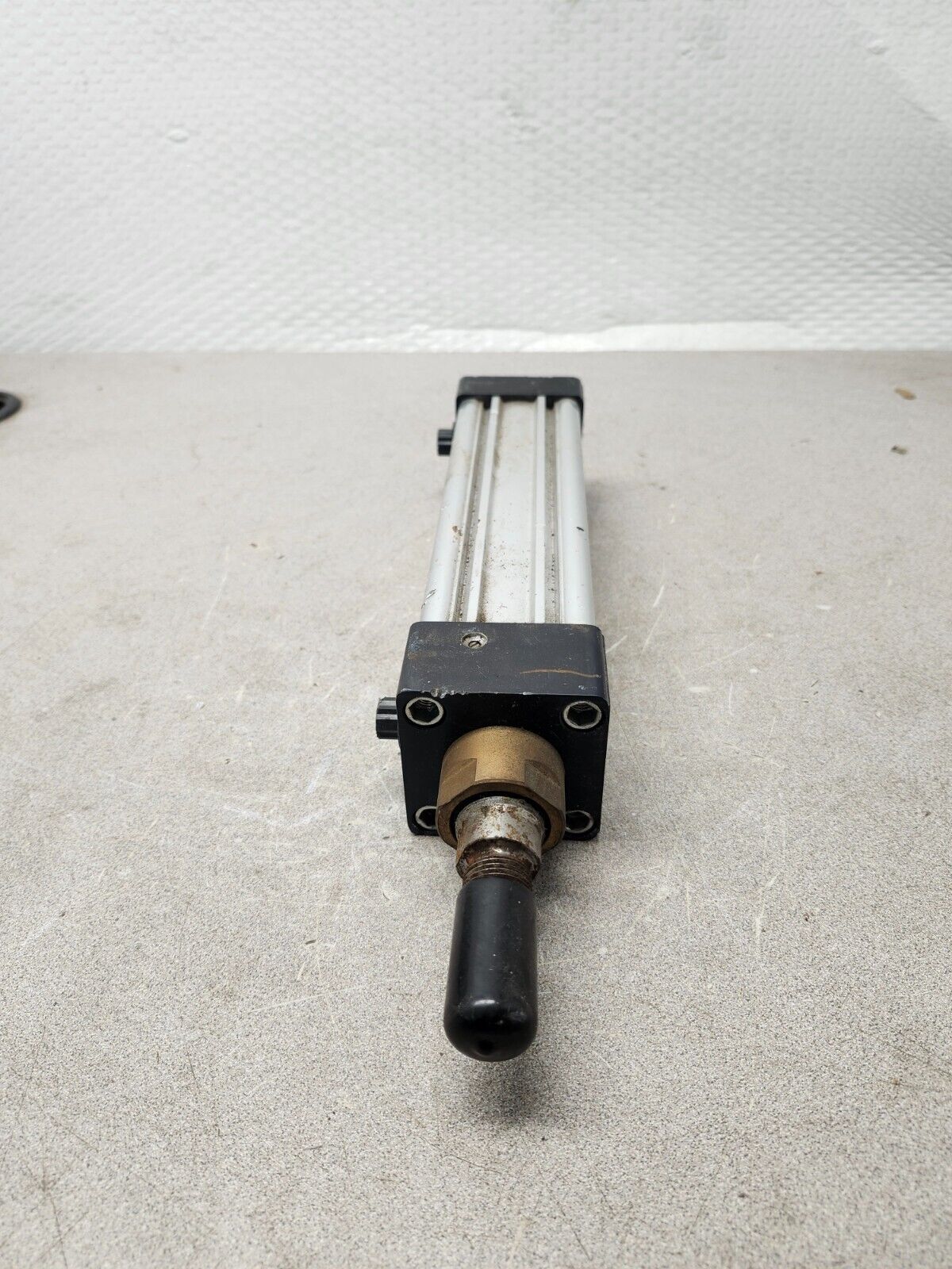 NEW COLUMBIA PNEUMATIC AIR CYLINDER 366.17.1377