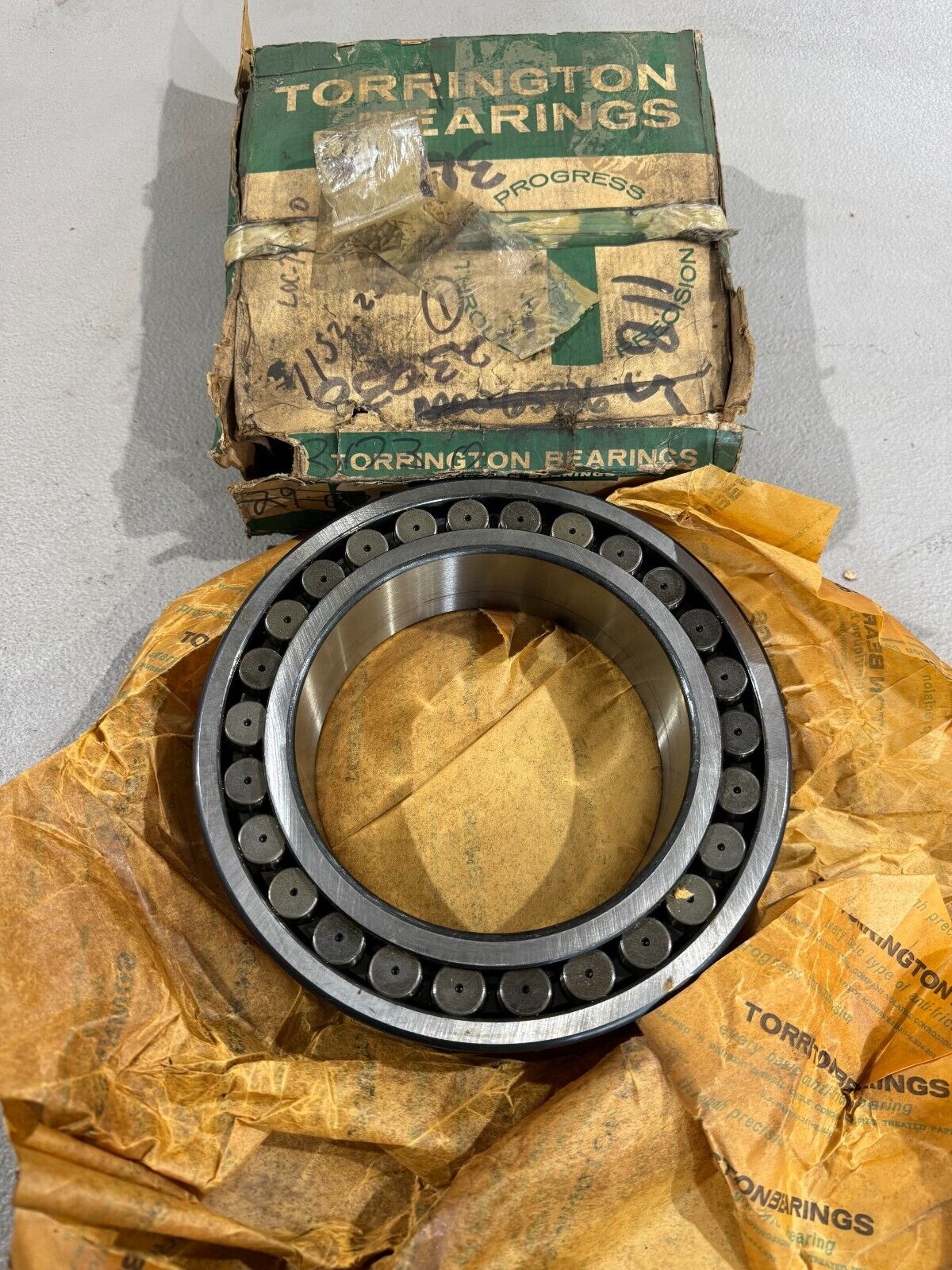 NEW IN BOX TORRINGTON 150SD30-W33 F4 SPHERICAL ROLLER BEARING 23030