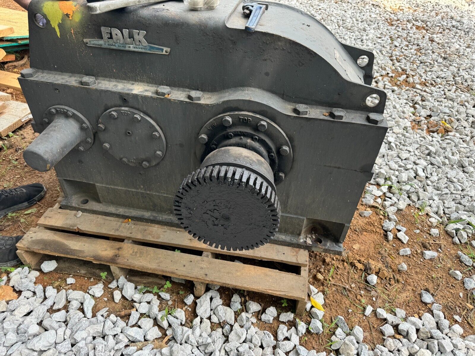 USED FALK ENCLOSED GEAR DRIVE SPEED REDUCER 32.17 RATIO 2100Y2-L