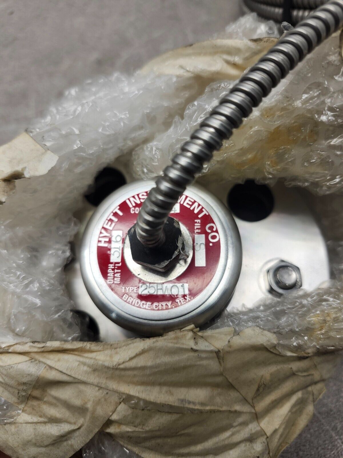 NEW IN BOX MERCOID Bourdon Tube Pressure Switch DAW-33-153-9 W/ HYETT 25HW01