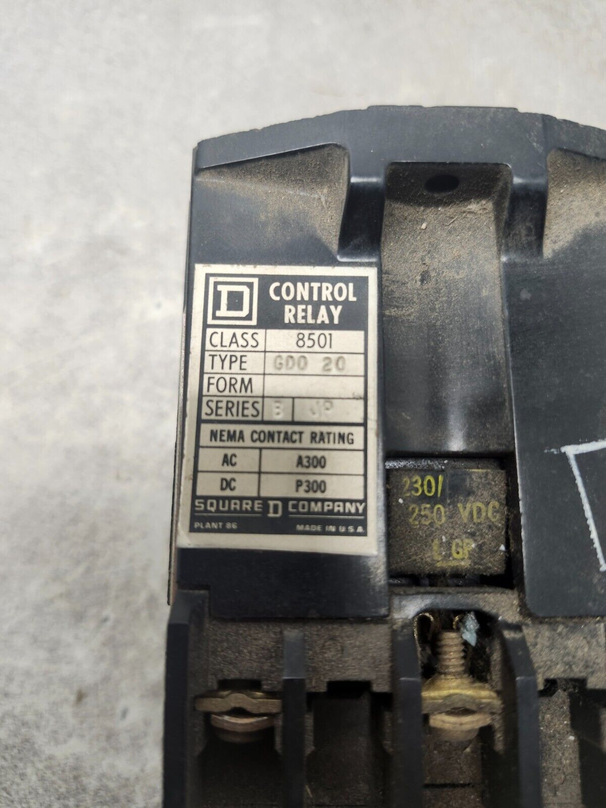 USED SQUARE D CONTROL RELAY CLASS 8501 TPE GD0-20 SER B