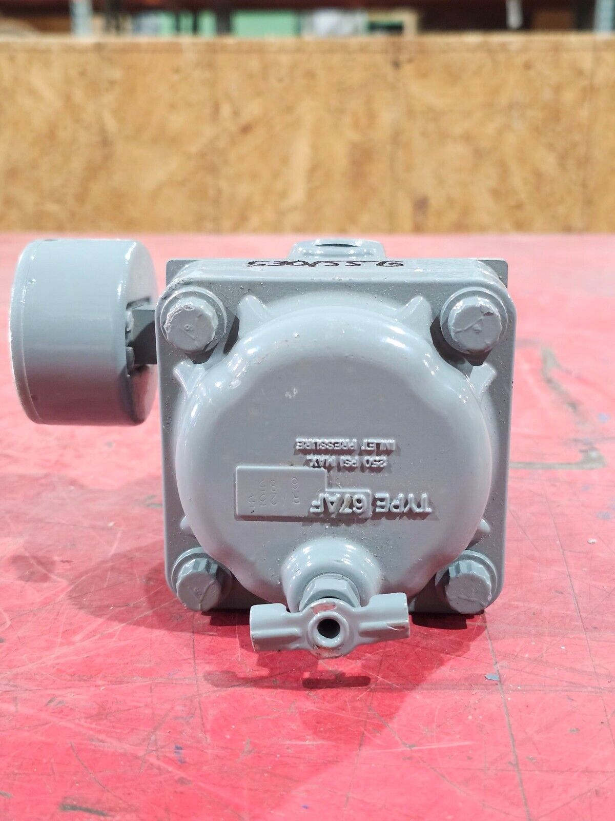 USED FISHER PRESSURE REGULATOR 67AF R/235