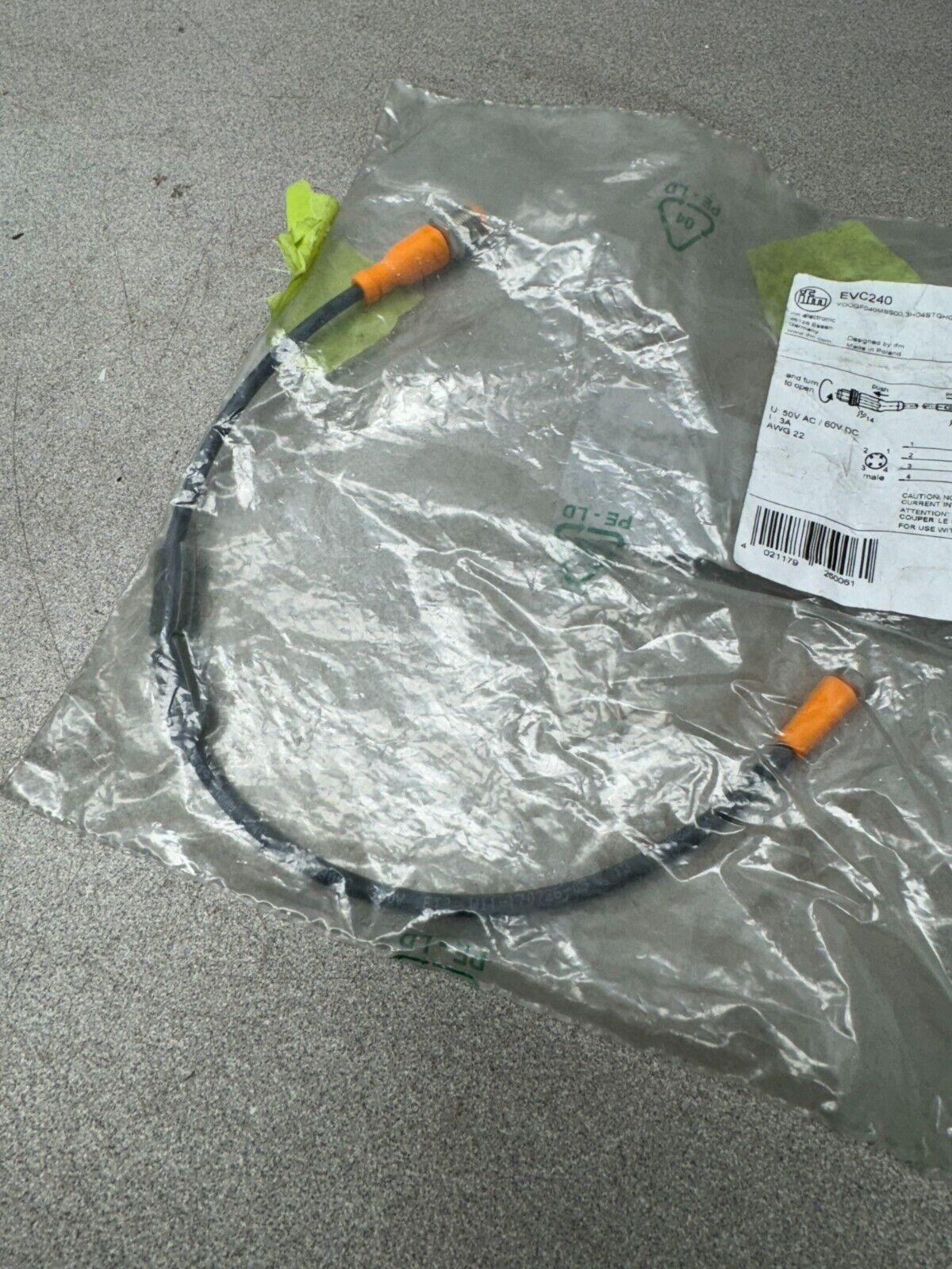 NEW IN PACKAGE IFM CONNECTION CABLE EVC240