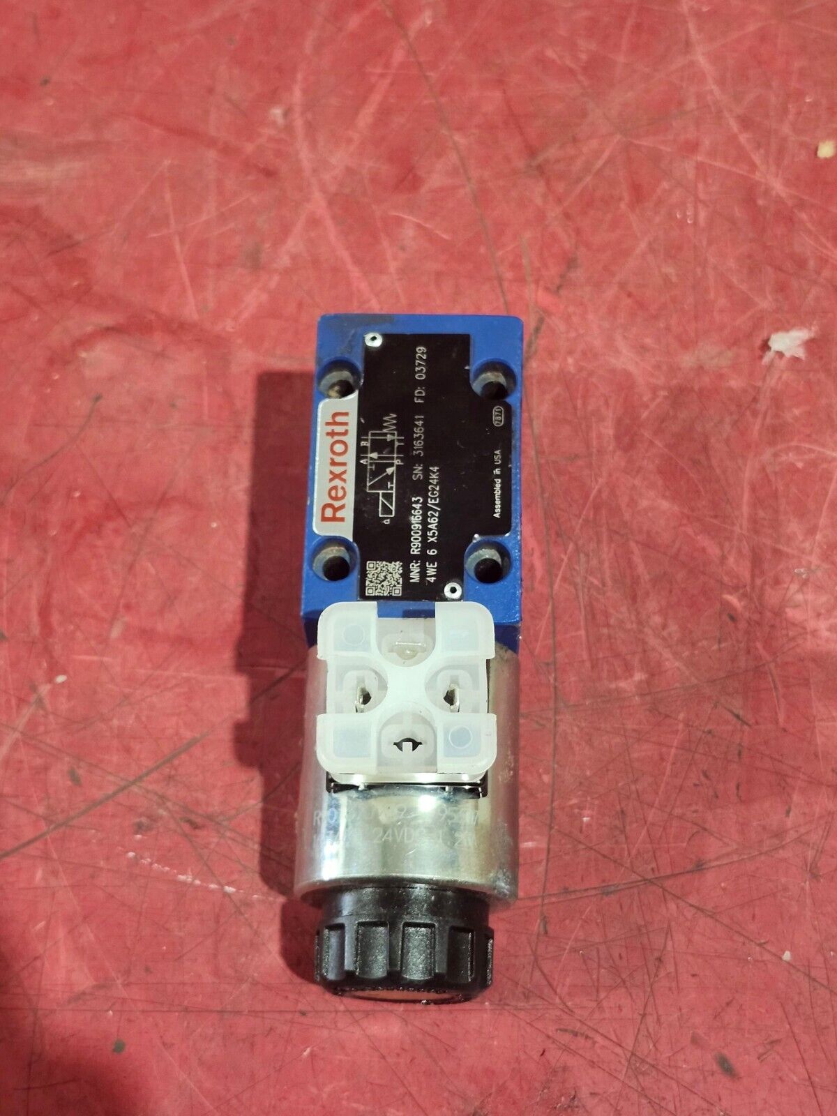 NEW NO BOX REXROTH HYDRAULIC VALVE R900916643 & R901370939 SOLENOID