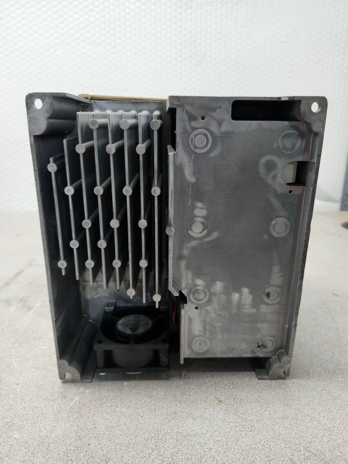 USED MISSING COVER Toshiba Transistor Inverter 4.0KVA 3PH 380-460V VFS7-4022UPL