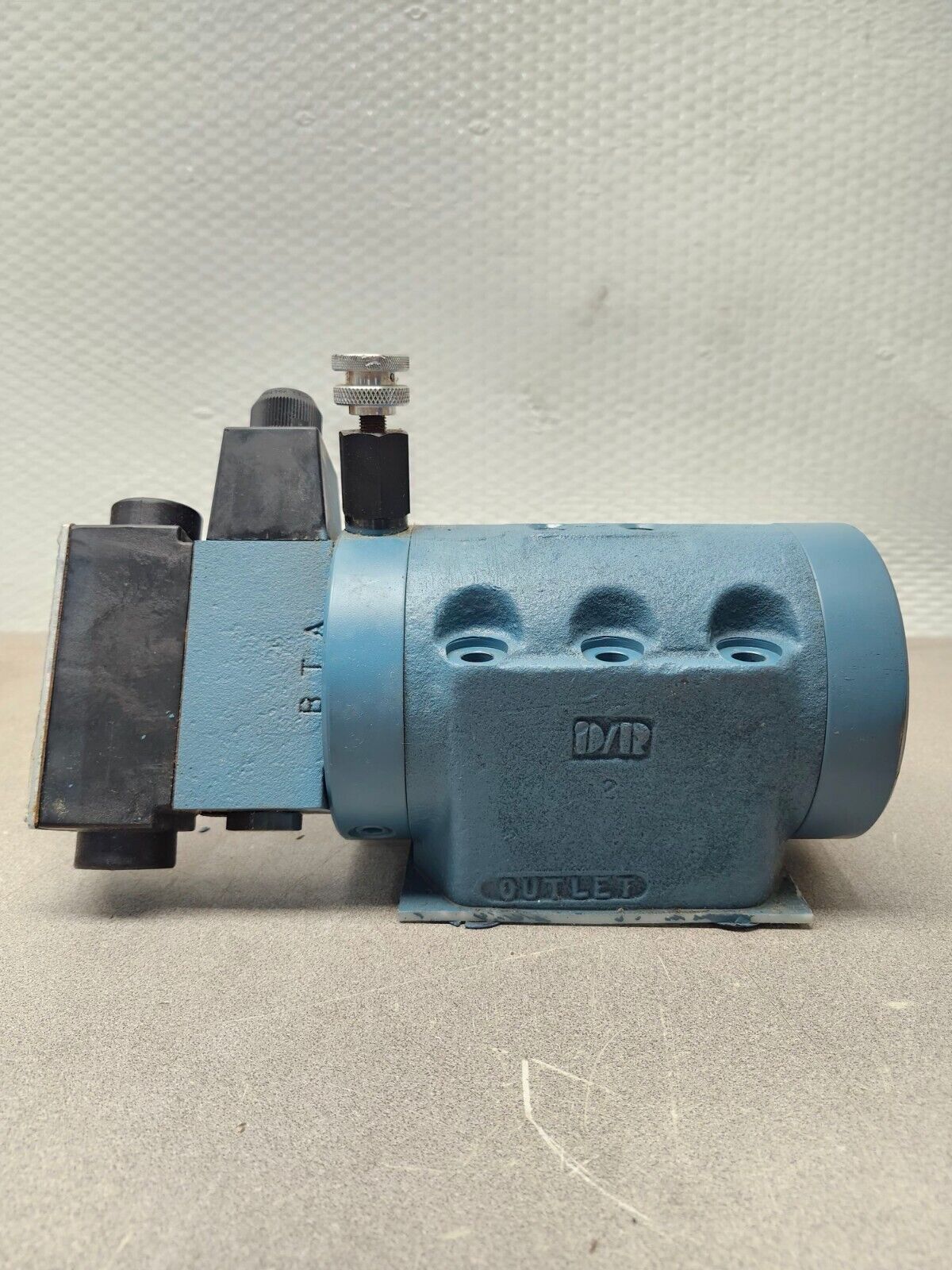 NEW IN BOX DYNEX SOLENOID VALVE Z-4849