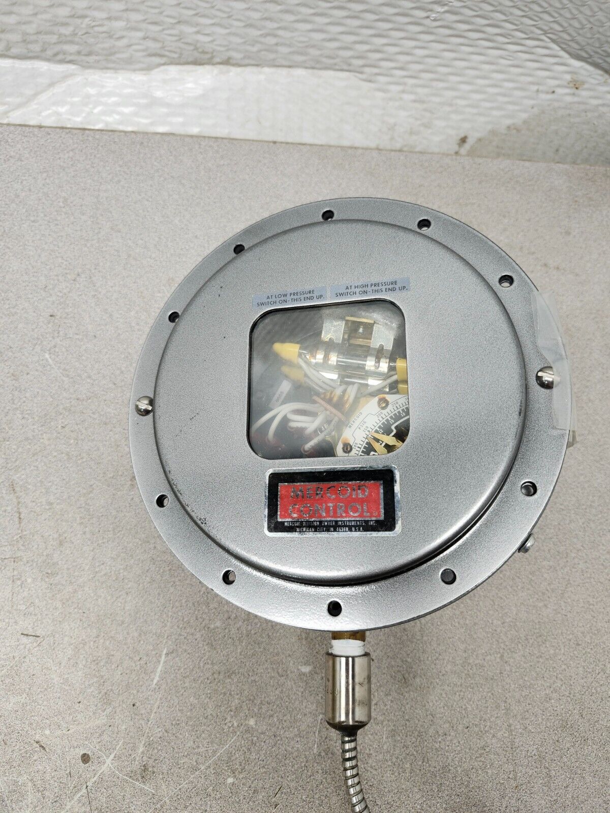 NEW IN BOX Mercoid Pressure Switch DAW-33-804-9 W/ Hyett Instrument 25FW0