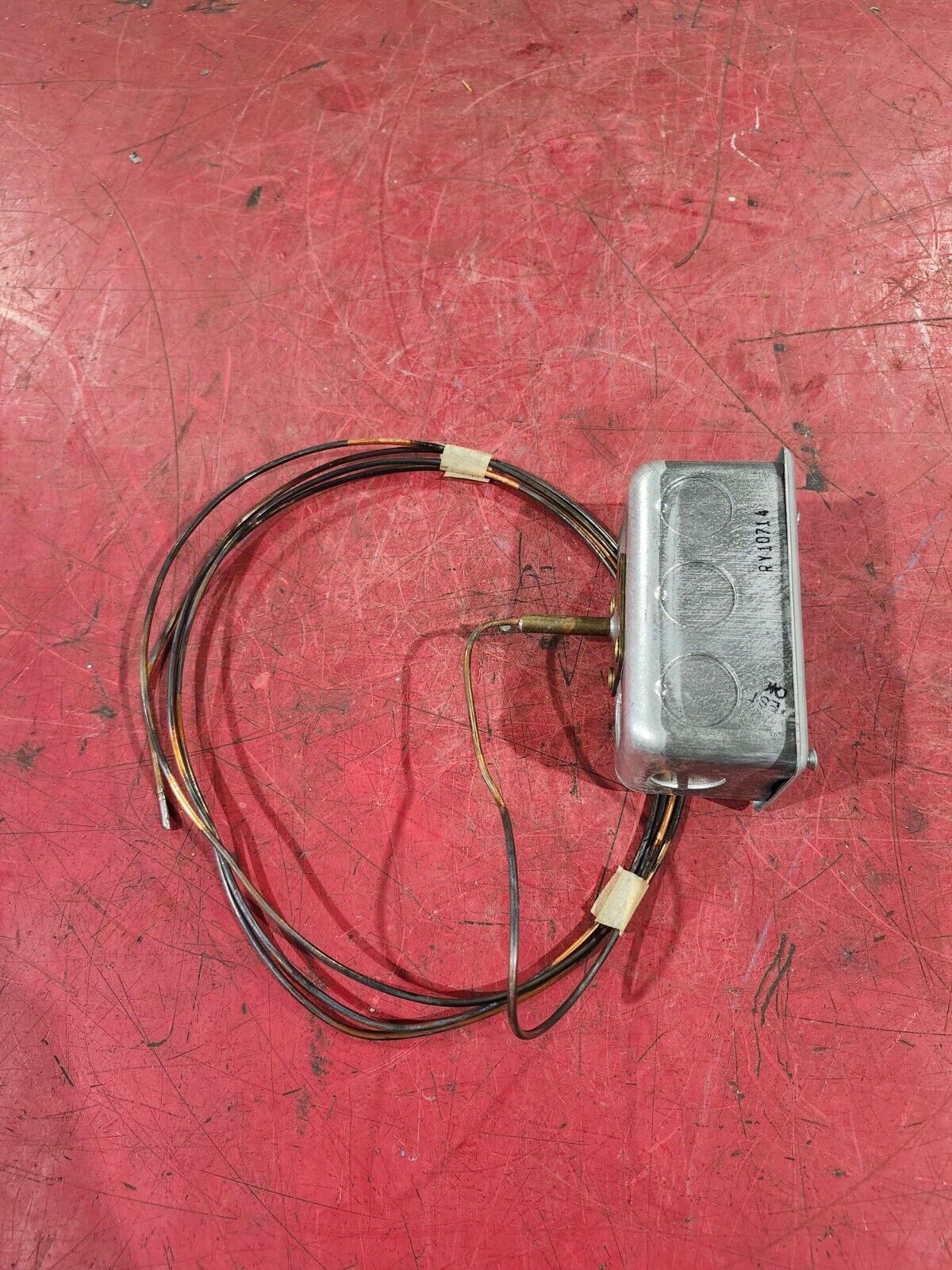 NEW IN BOX JOHNSON CONTROLS AVERAGING TEMPERATURE SENSOR TE-6100-2