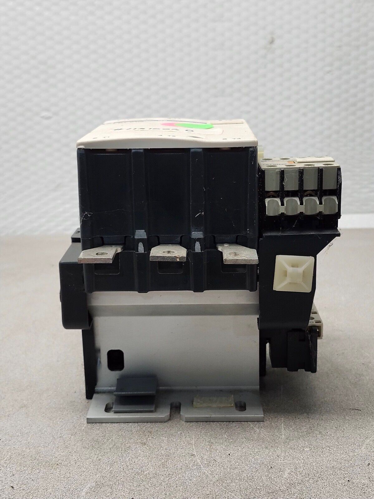 USED Schneider Electric Magnetic Contactor 3 Poles 24 to 575V AC, 115A LC1F115