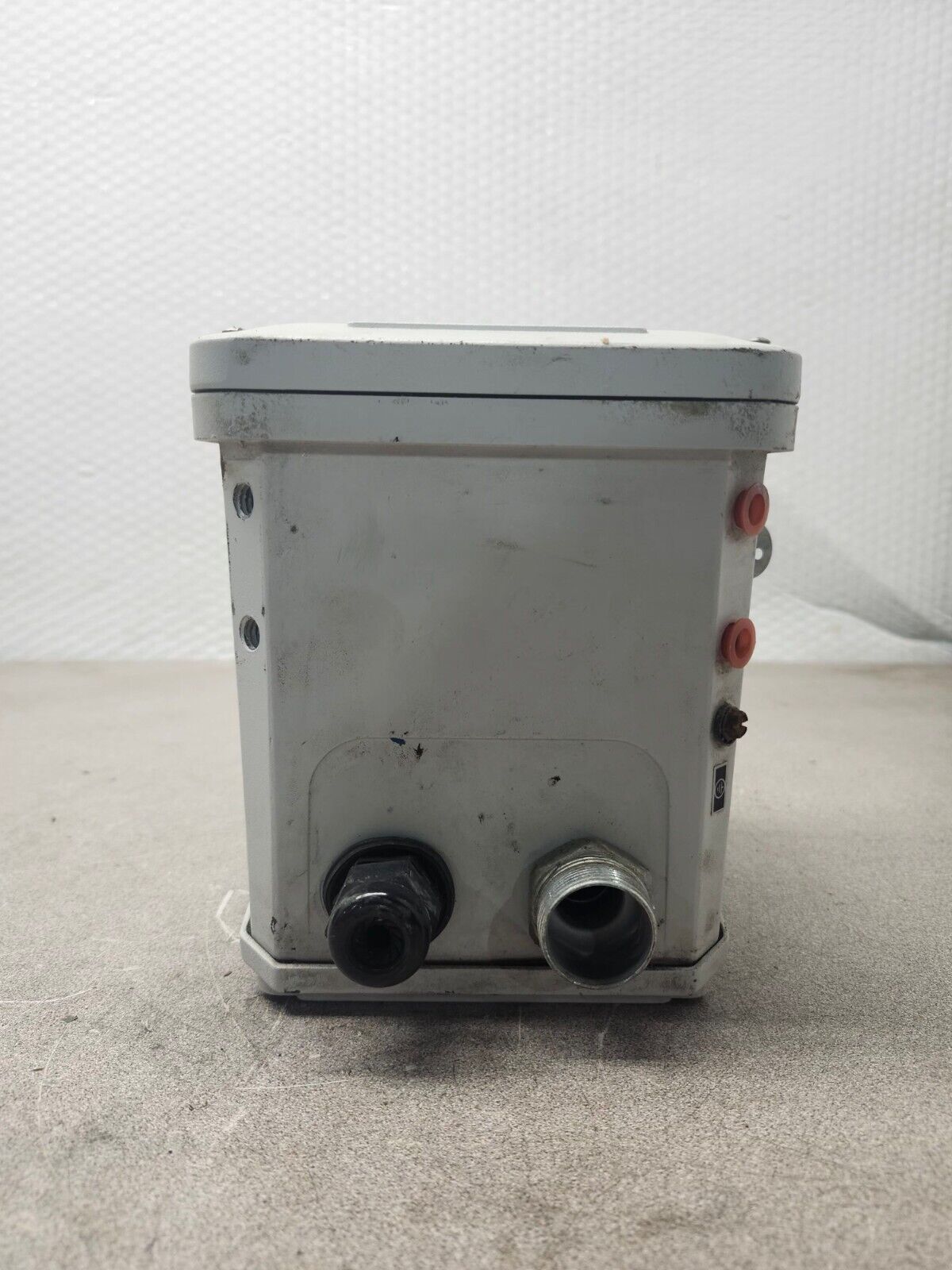 USED ABB TBI-Bailey Two-Wire Transmitter Series Conductivity Transmitter TB82