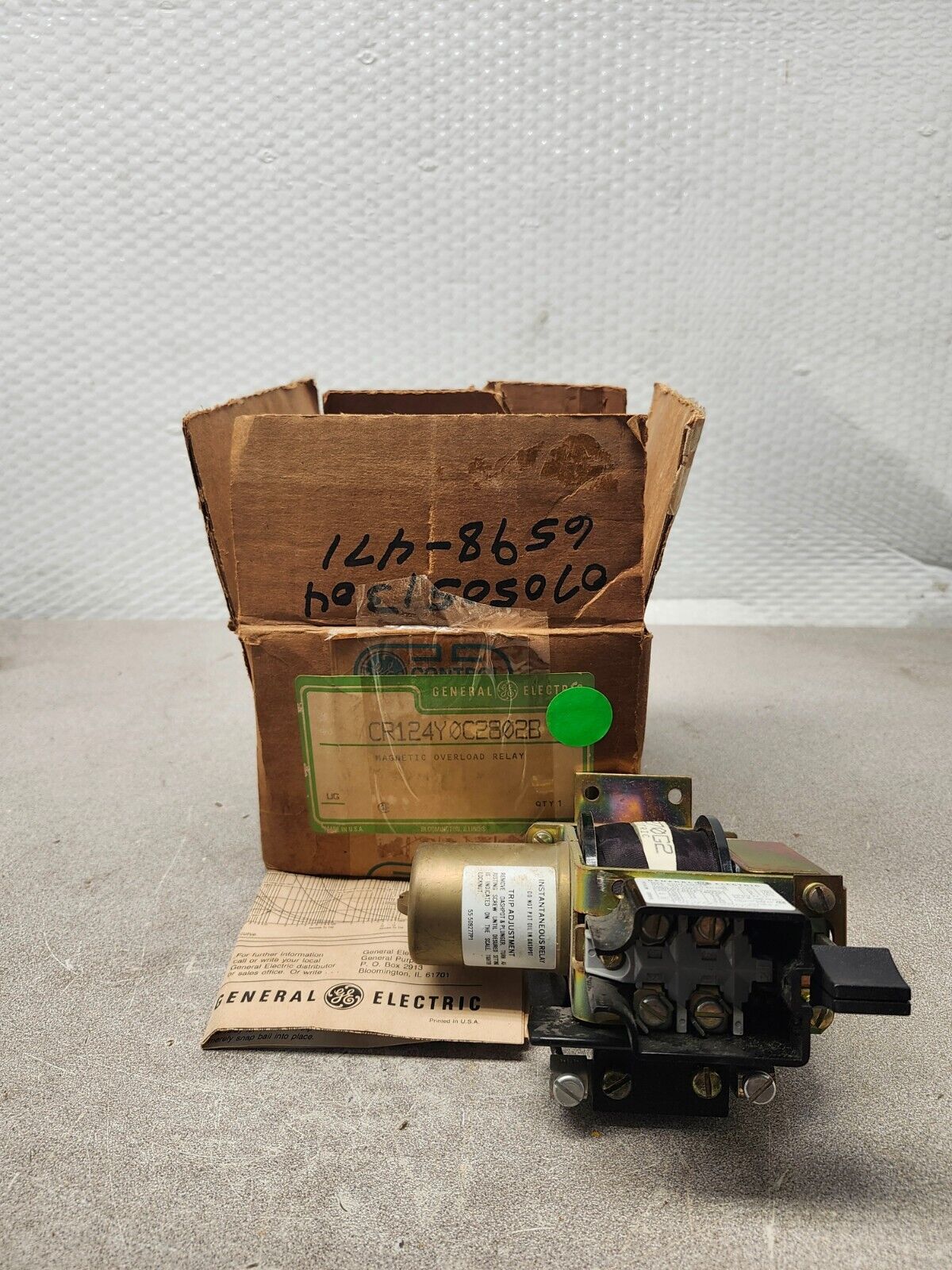 NEW IN BOX GENERAL ELECTRIC MAGNETIC OVERLOAD RELAY CR124Y0A2830A