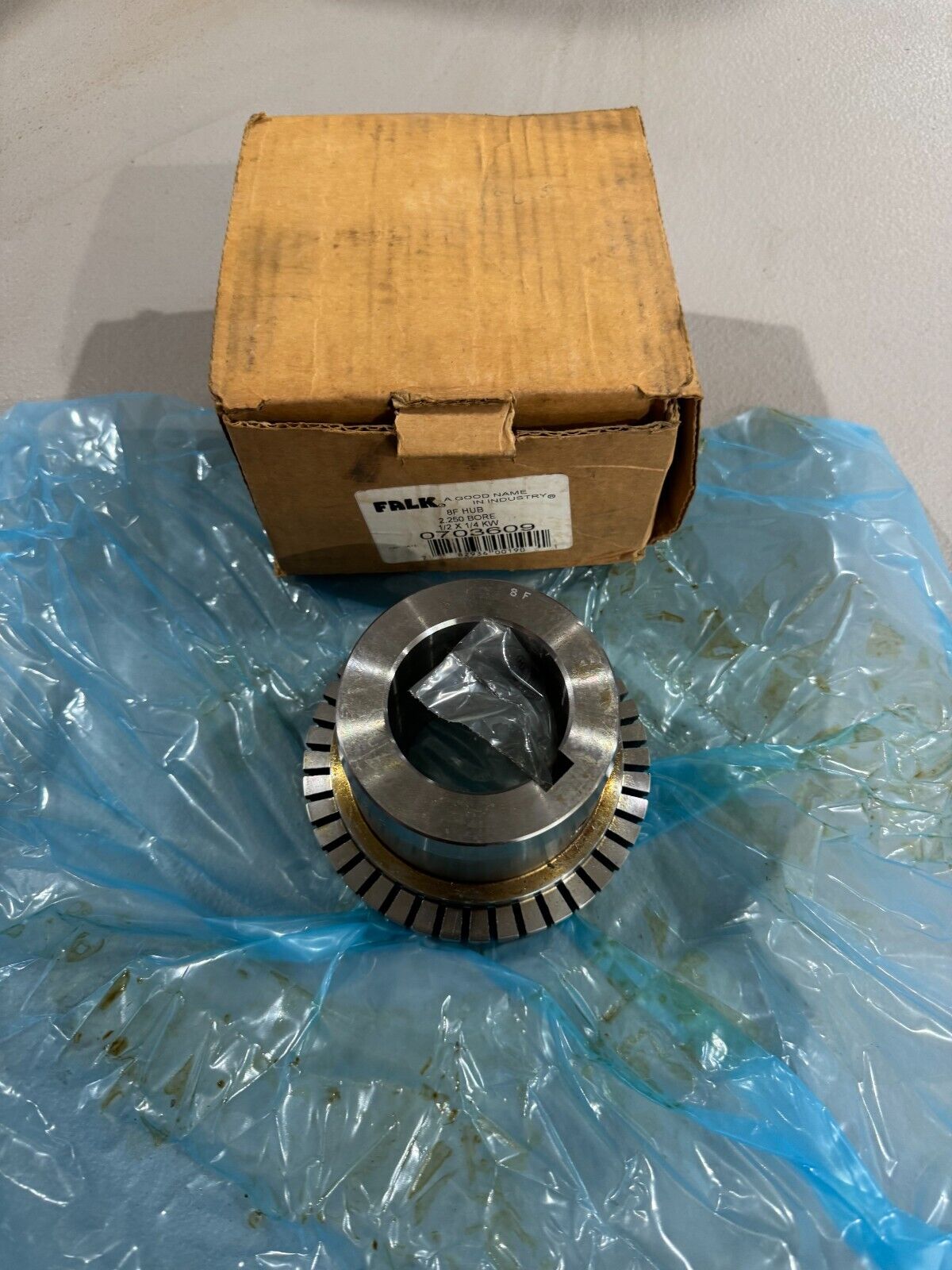 NEW IN BOX FALK 8F HUB 2.250" BORE 1/2 X 1/4KW HUB 0703609