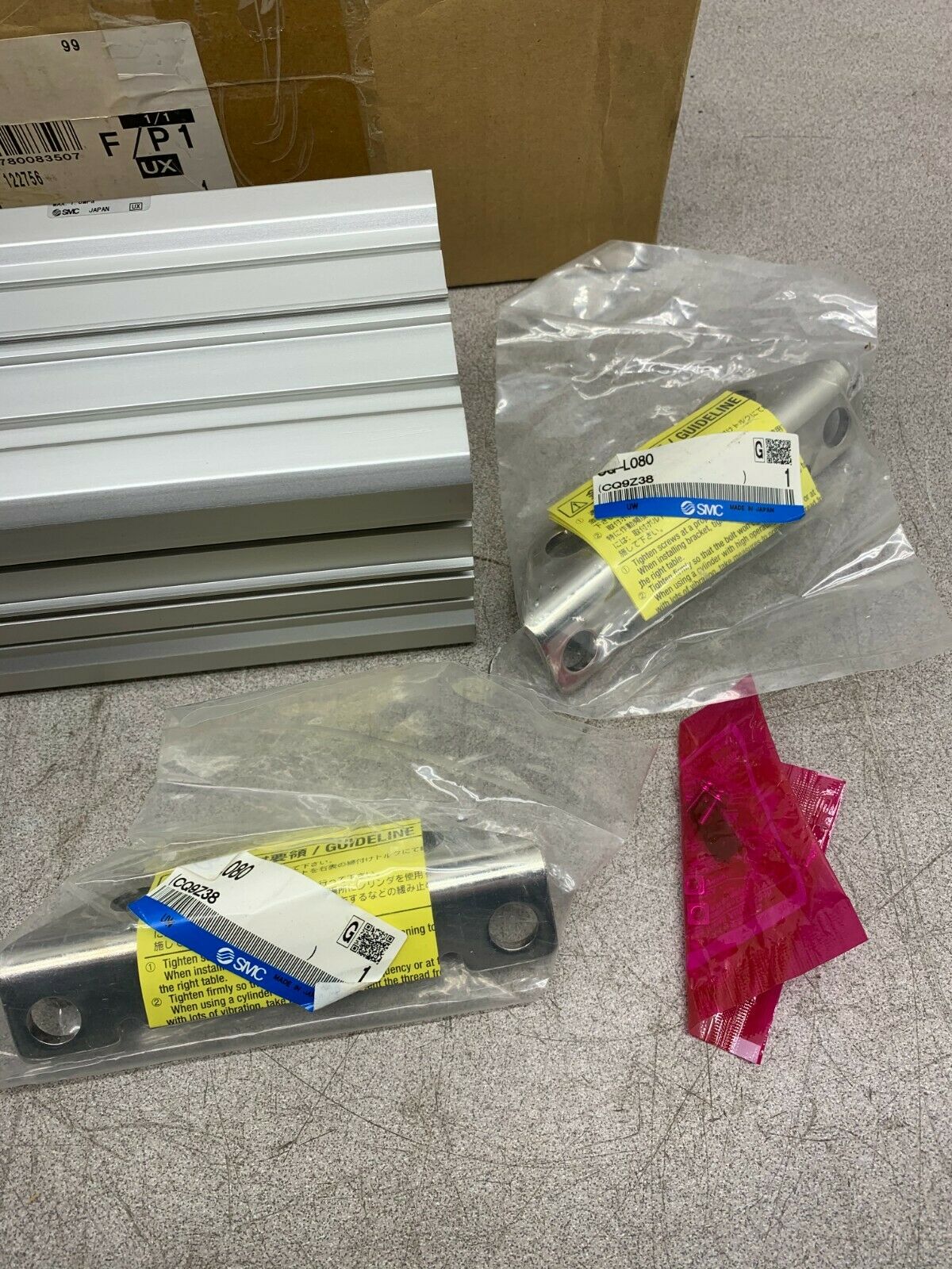 NEW IN BOX SMC PNEUMATIC CYLINDER RDQL80-100M