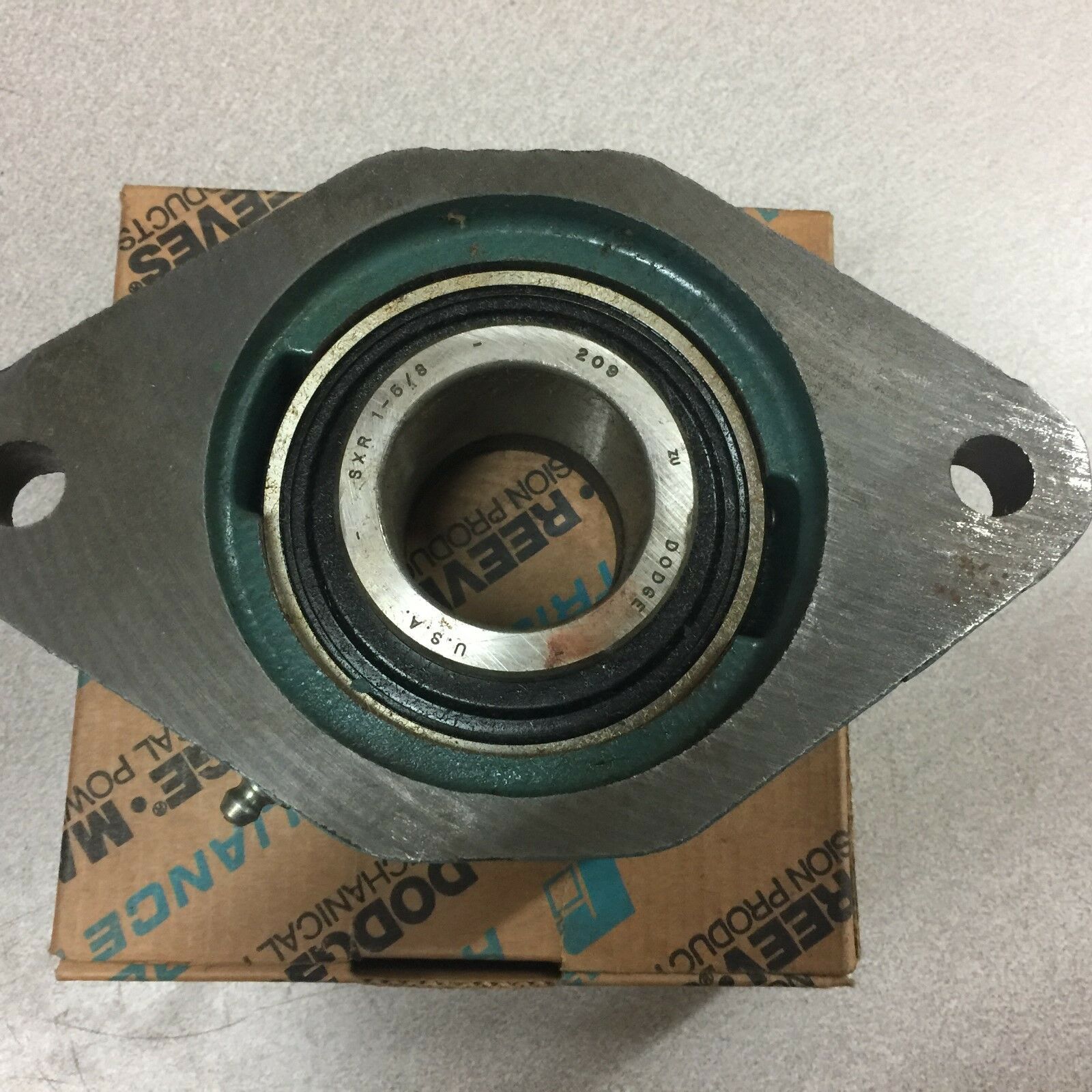 NEW IN BOX 1-5/8 FLANGE BEARING F2B-SXR-110