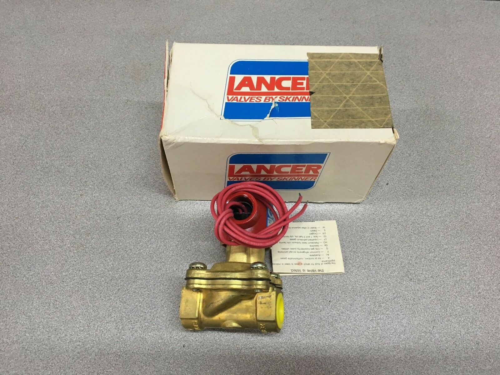 NEW IN BOX HONEYWELL SKINNER SOLENOID VALVE 2LG2LB4150