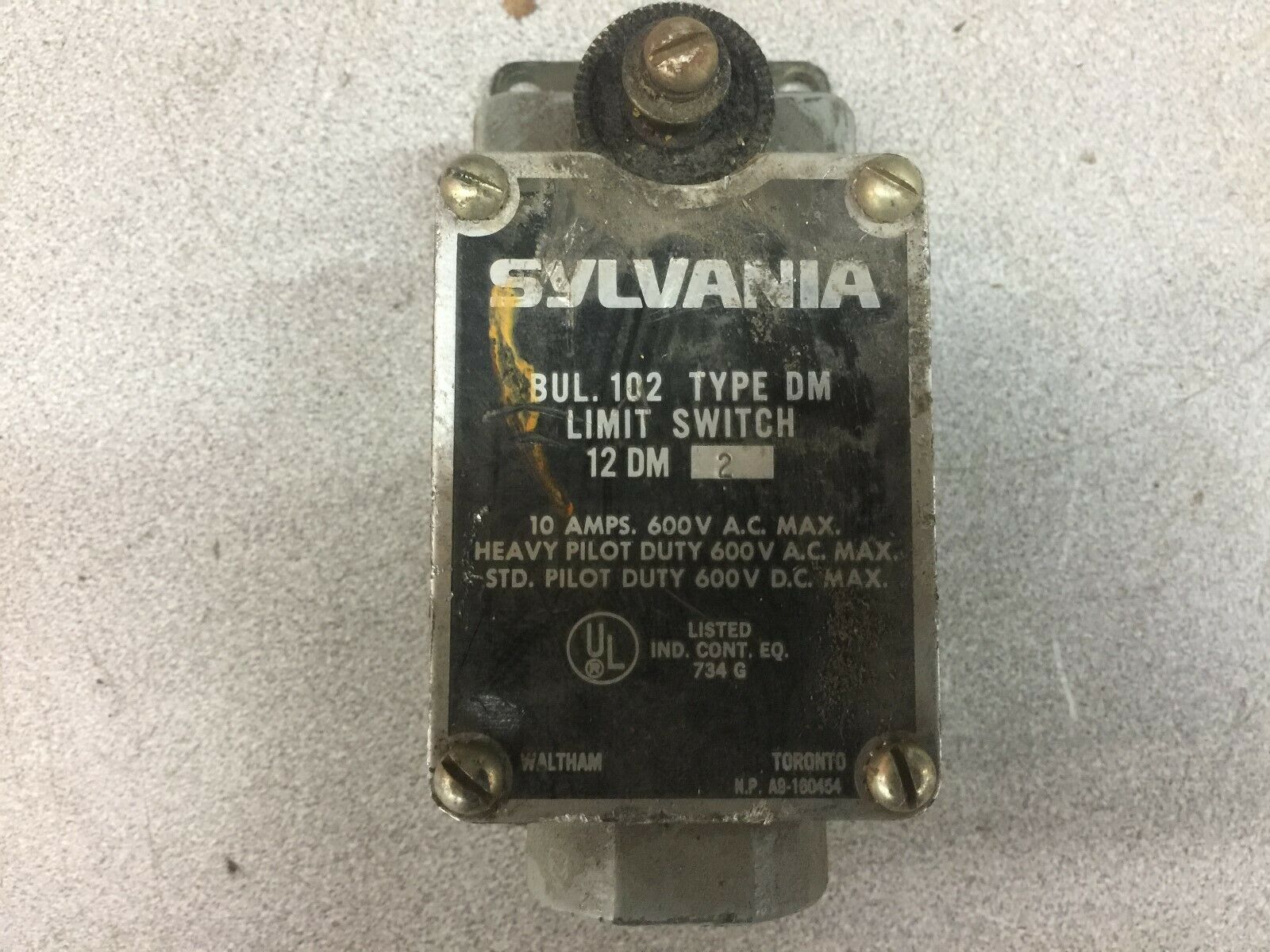 USED SYLVANIA 10 AMP 600VAC HEAVY DUTY PILOT LIMIT SWITCH 102-12DM2