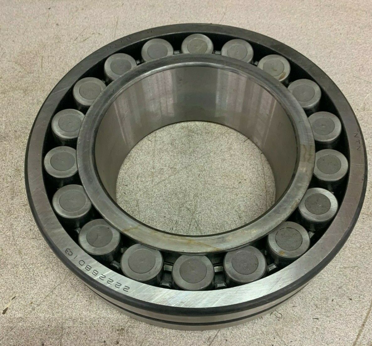 NEW NO BOX NTN 22226BD1 SPHERICAL ROLLER BEARING 22226BD1C3