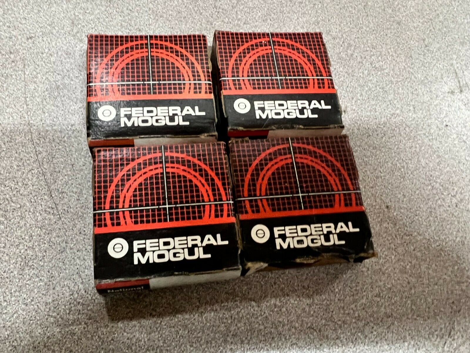 LOT OF 4 NEW IN BOX FEDERAL MOGUL OILSEAL 472951