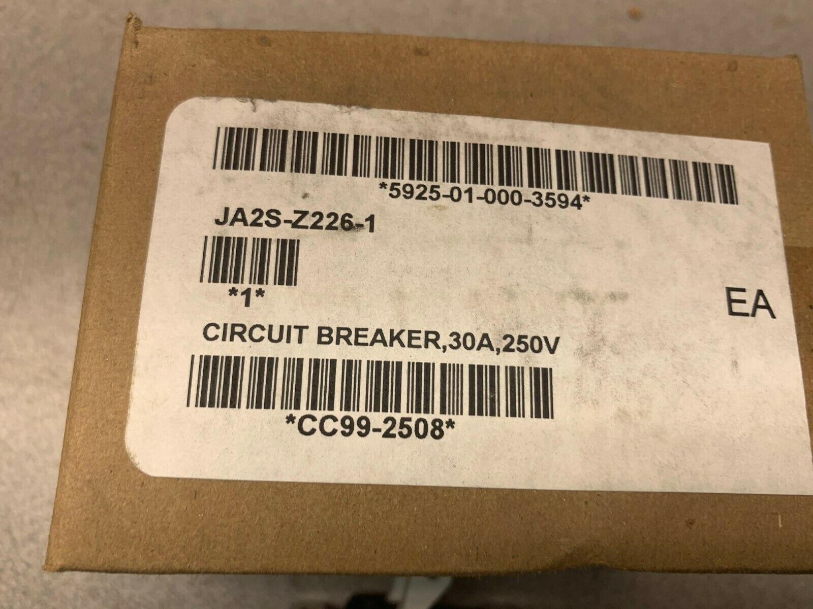 NEW IN BOX CUTLER HAMMER CIRCUIT BREAKER JA25-Z226-1
