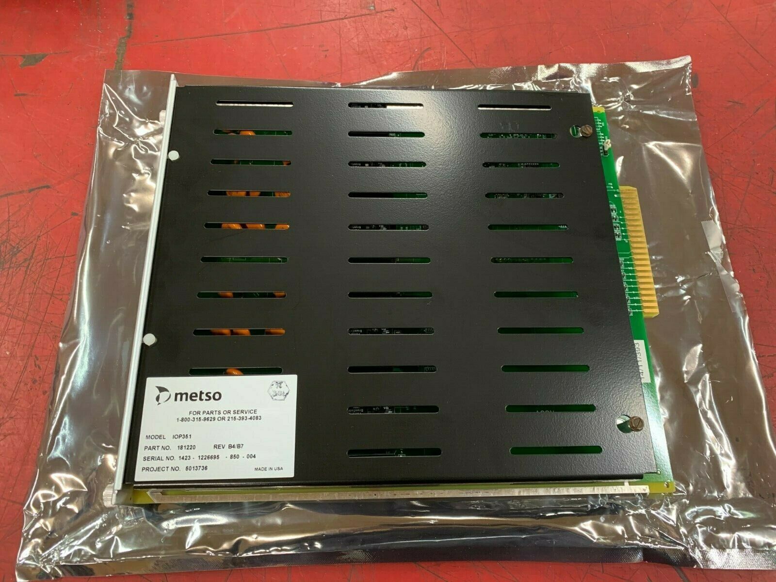 NEW NO BOX METSO PLC RELAY OUTPUT  MODULE IOP351