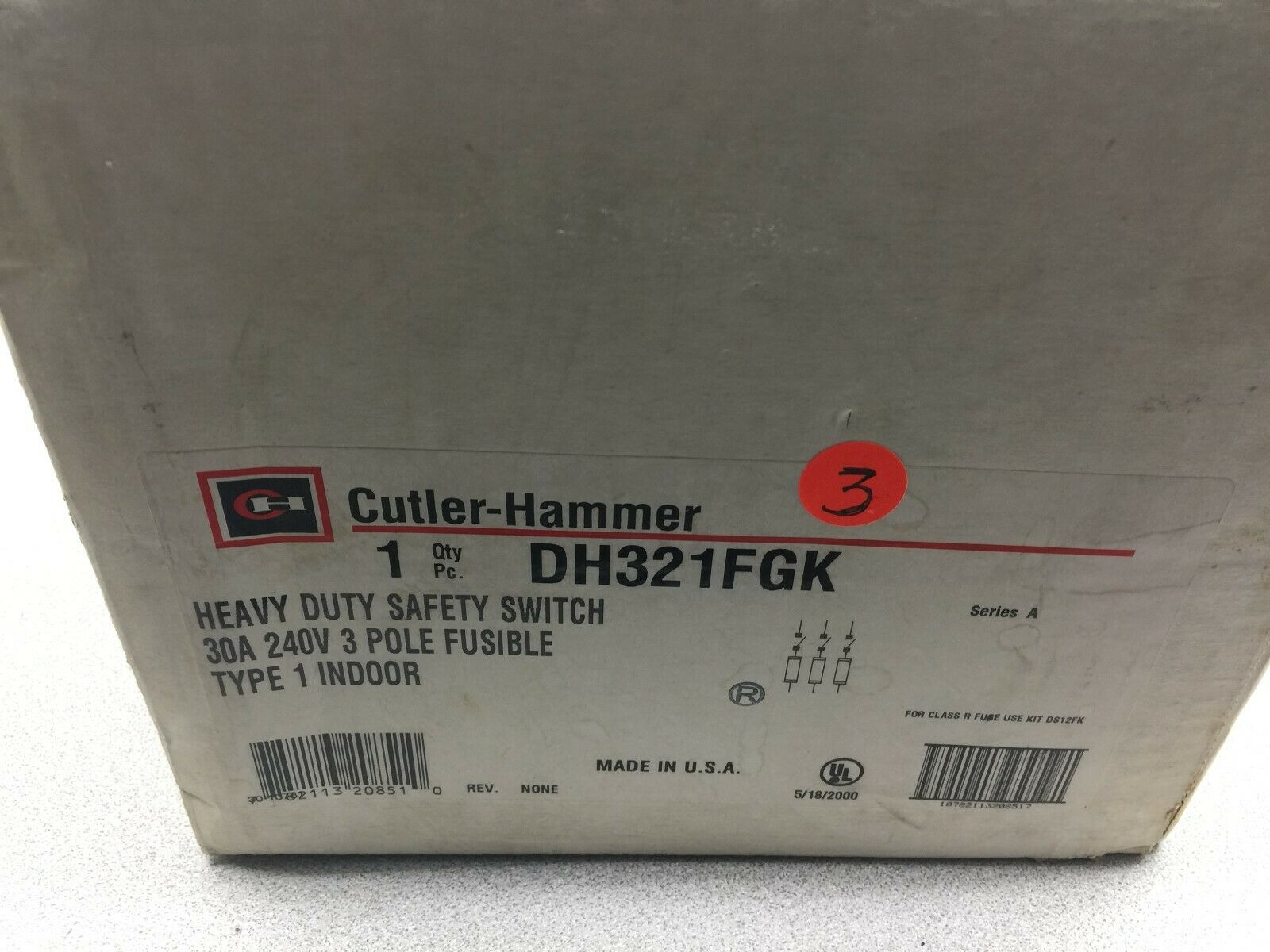 NEW IN BOX CUTLER HAMMER 30AMP 240V 3POLE FUSIBLE HEAVY DUTYSAFETY SWITCH DH321F