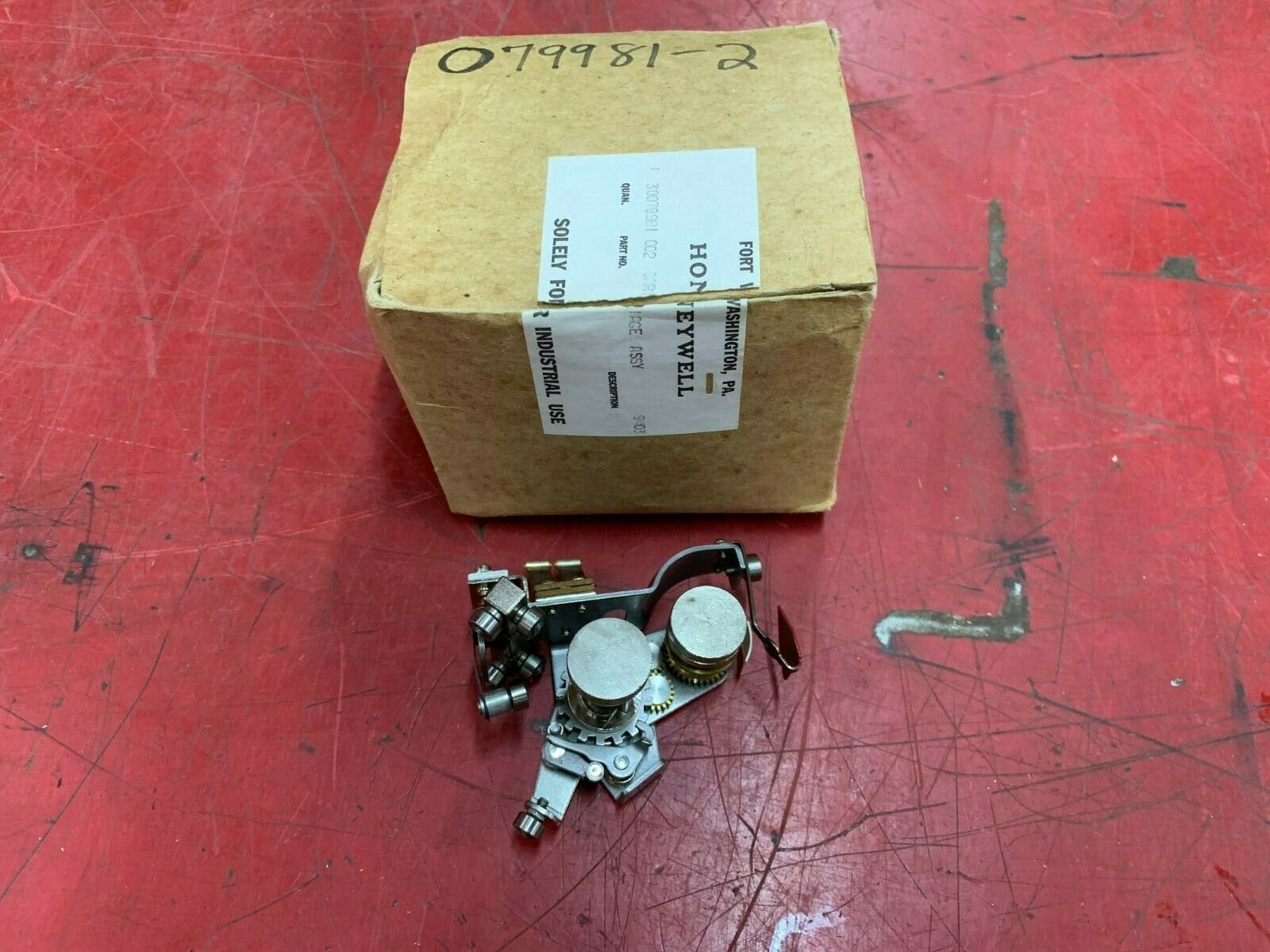 NEW IN BOX HONEYWELL CARRIAGE ASSEMBLY 30079981