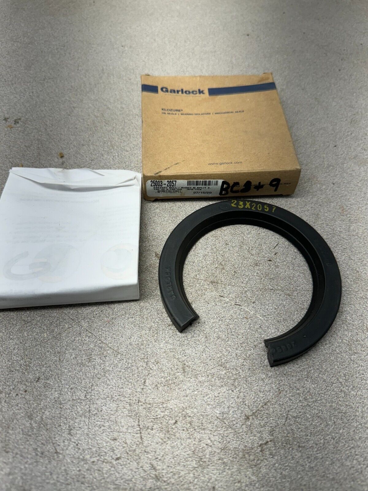 NEW IN BOX GARLOCK SPLIT SEAL 25003-2057