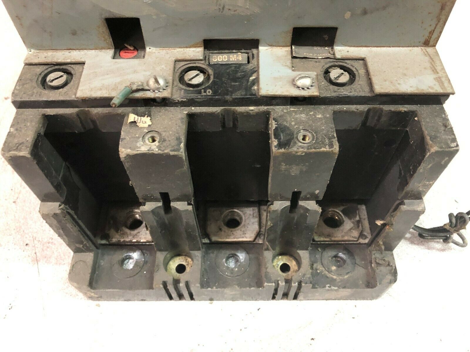 USED GE 800 AMP 3 POLE 600 VAC BREAKER WITH TKMR1 HANDLE TKM836F000  /  TKMR1