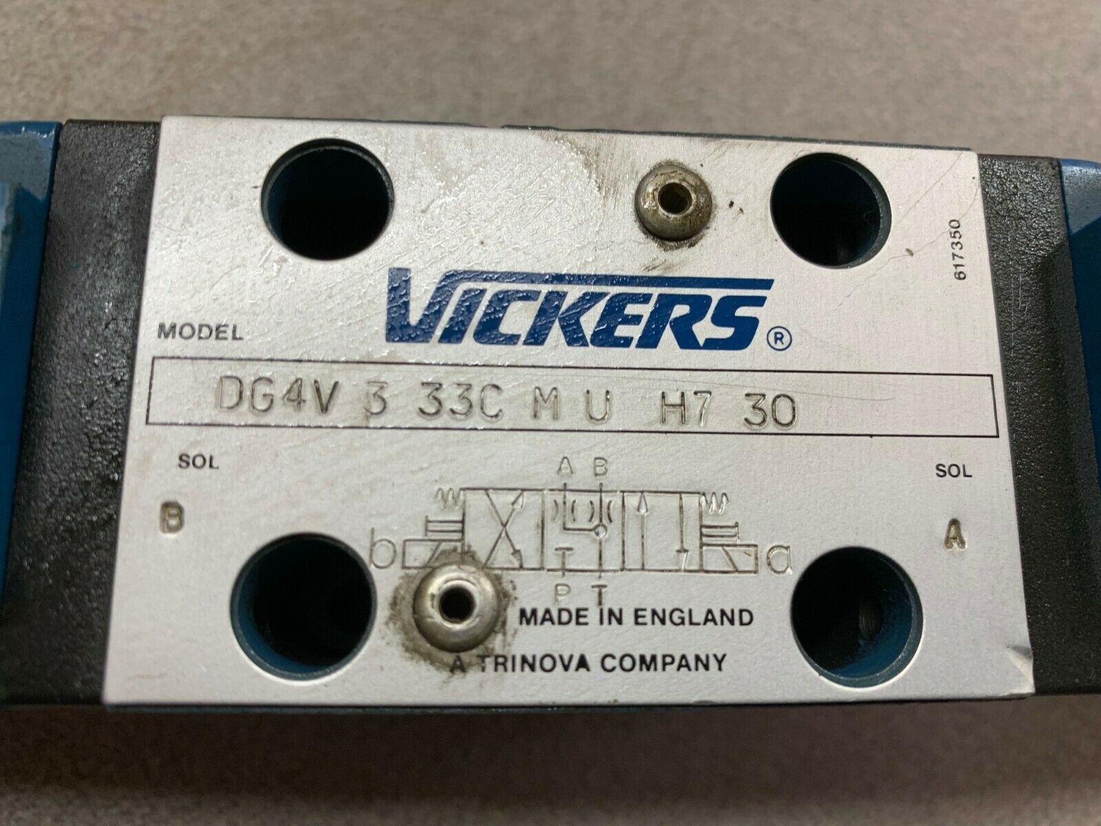 NEW NO BOX VICKERS HYDRAULIC DIRECTIONAL CONTROL VALVE DG4V 3 33C M U H7 30