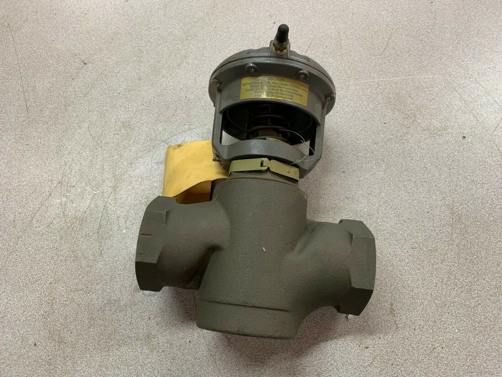 NEW NO BOX JOHNSON CONTROLS V-3000-1 DIAPHRAGM ACTUATOR VALVE 1-3/4"