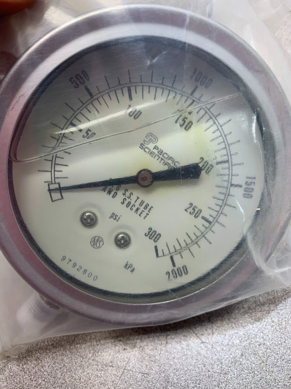 NEW IN BOX PACIFIC SCIENTIFIC GLYCERIN FILLED 4" DIAL PRESSURE GAUGE 1/4" NPT SS