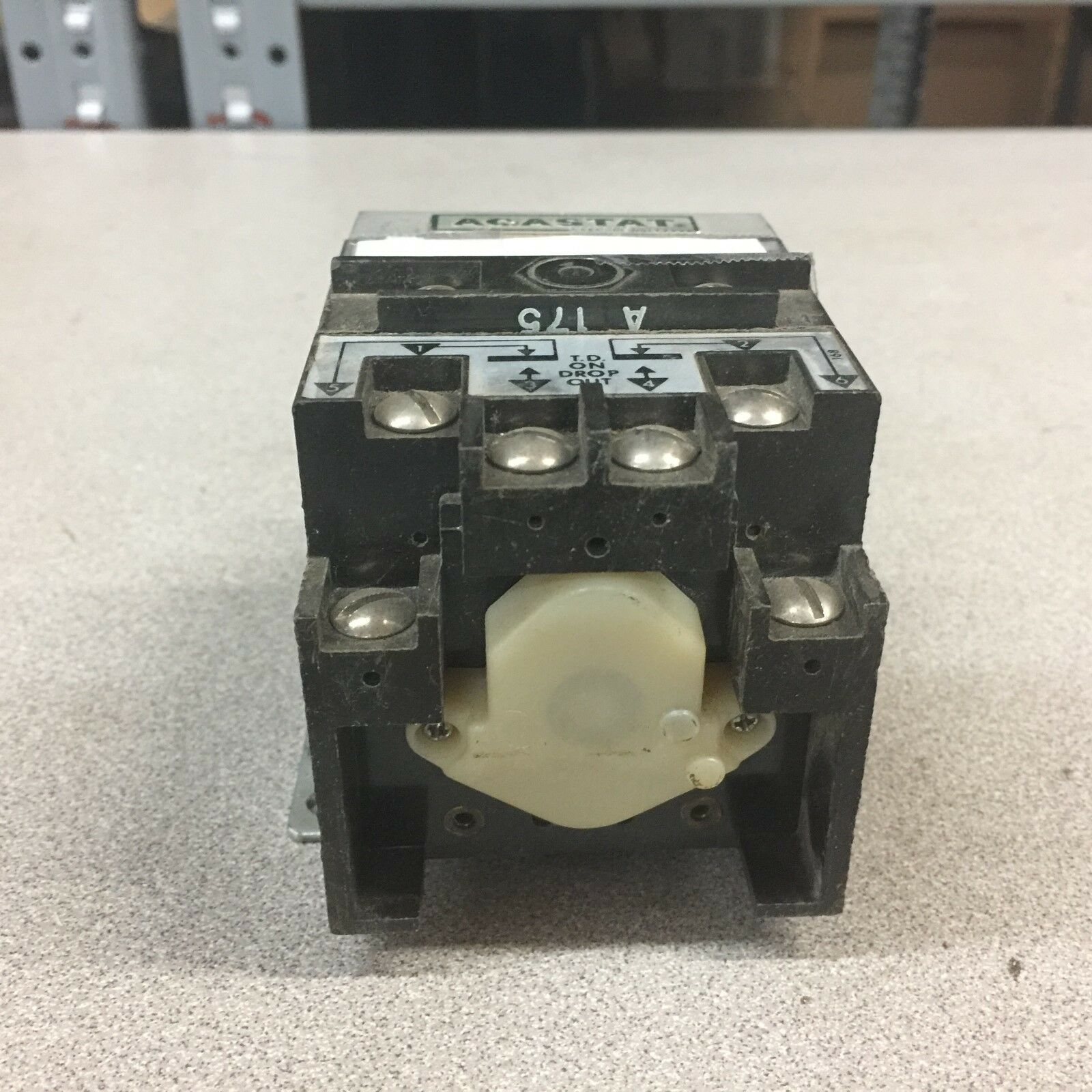 USED TYCO AGASTAT TIME RELAY 240 V 3-30 MIN 7024BH